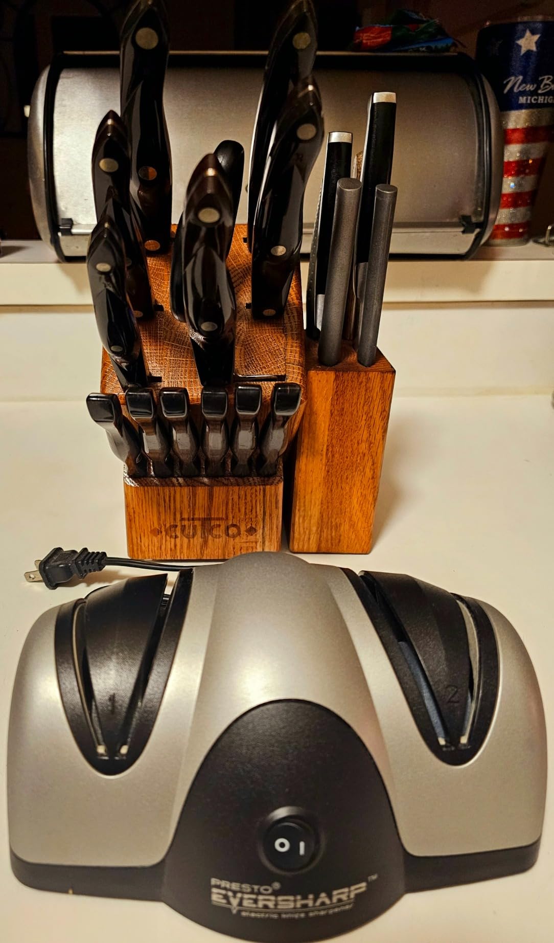 Presto 08800 EverSharp Electric Knife Sharpener, 2-Stage System, Silver/Black customer photo 1