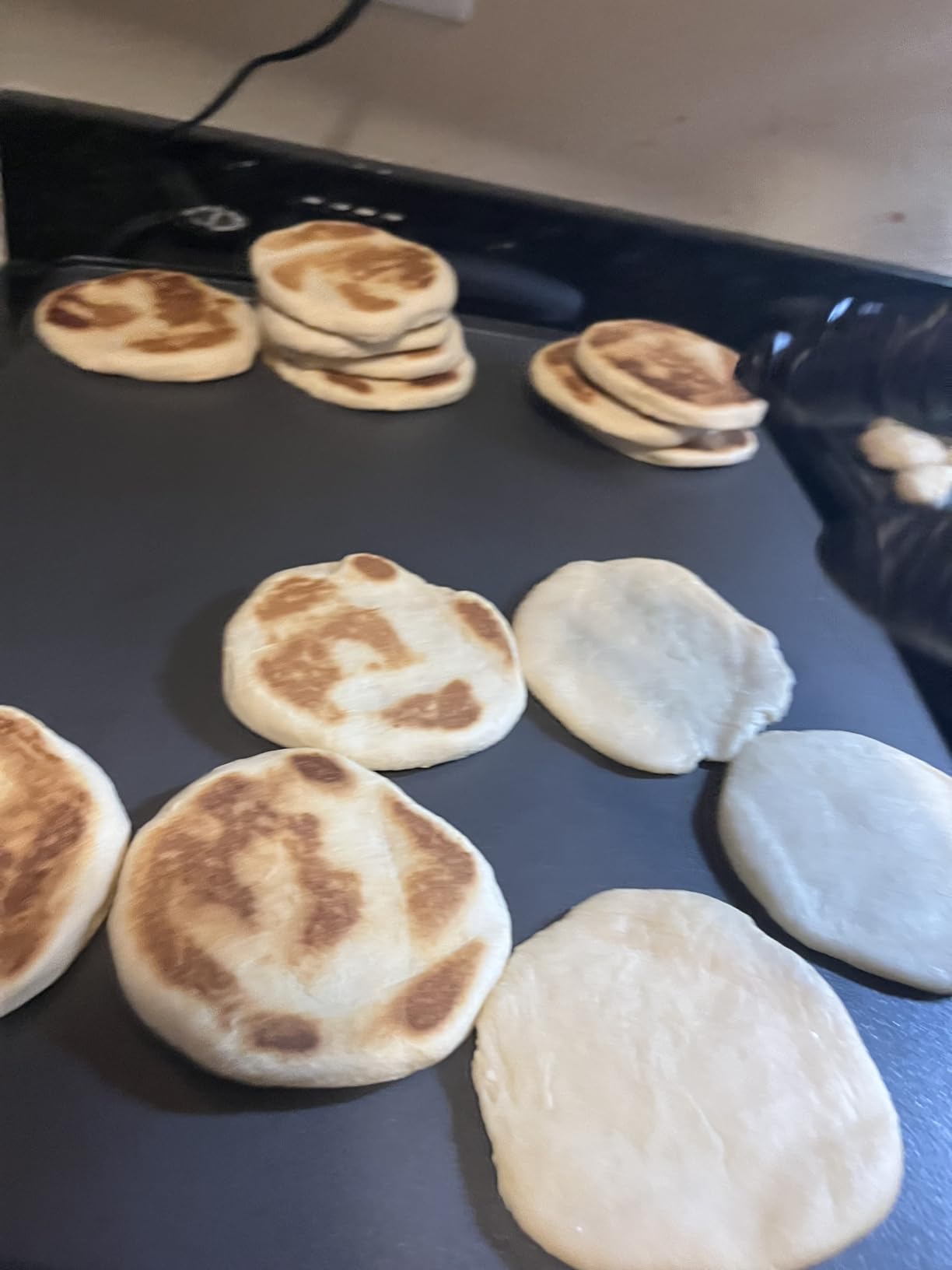 Presto 07046 Tilt 'n Drain Big Griddle Cool-Touch Electric Griddle customer photo 2