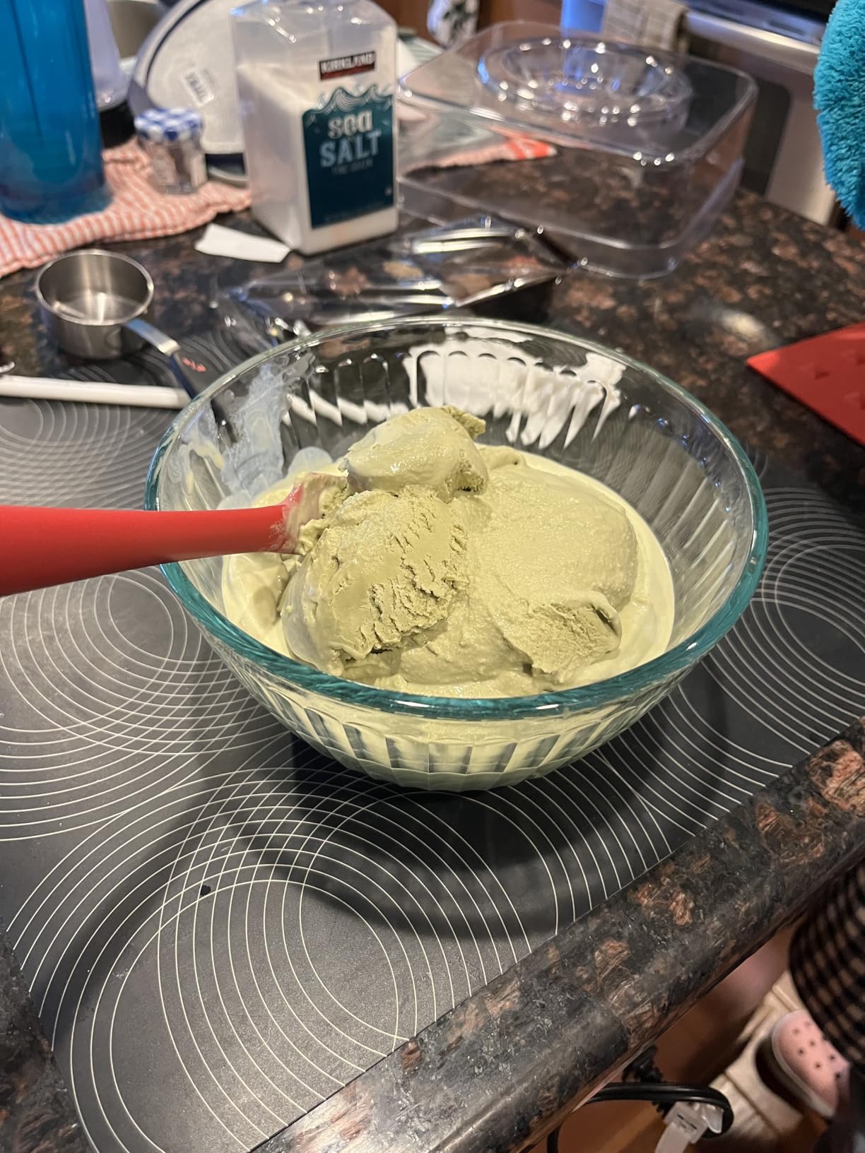 Cuisinart Ice Cream Maker Machine, 2-Quart Ice Cream, Sorbet and Frozen Yogurt Machine, Fully Automatic Double-Insulated Freezer Bowl Makes Frozen Desserts in Under 30 Minutes, ICE30BCP1, Silver customer photo 2