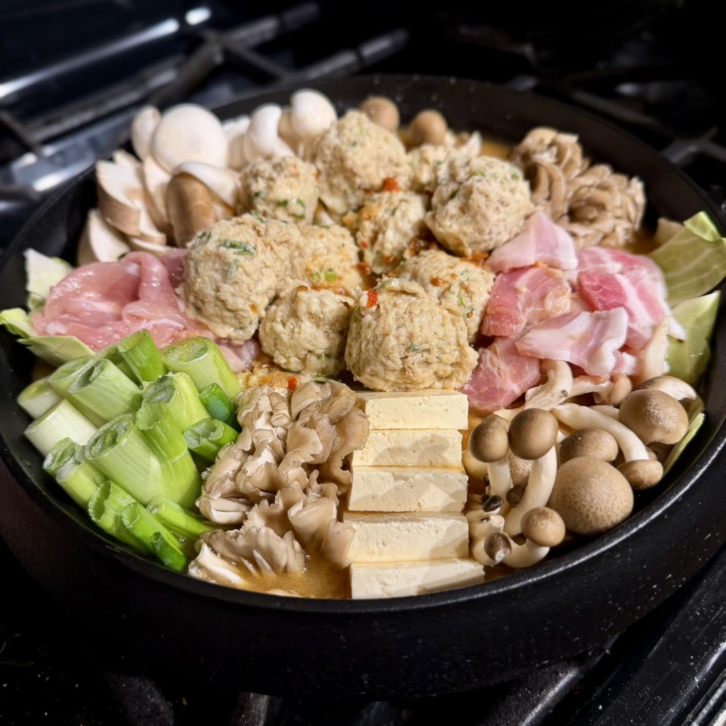 Iwachu 20015 Iwachu Sukiyaki Pot, Beautiful Skin, Large, Black Baking, Induction Compatible, Nambu Ironware customer photo 2