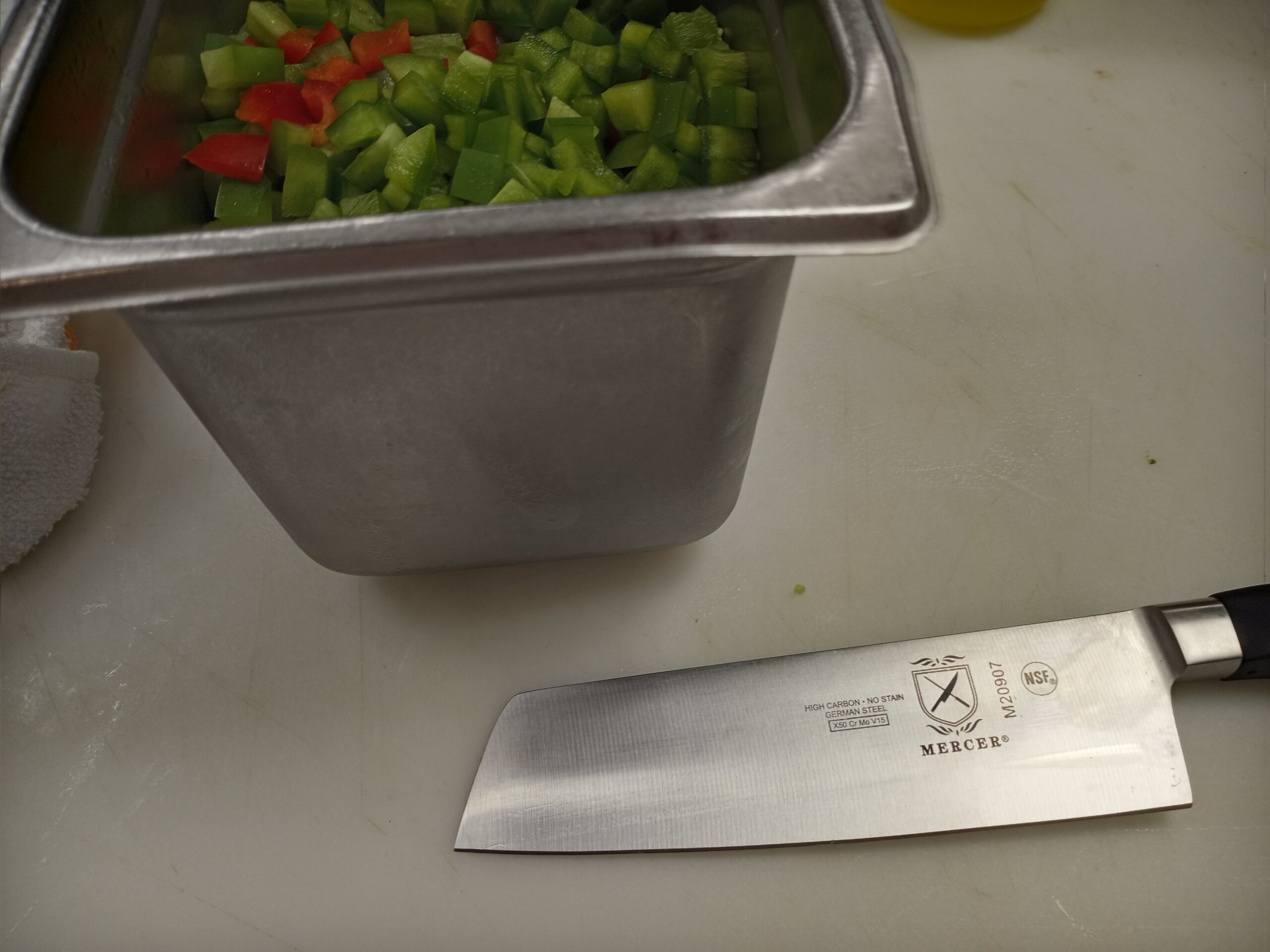 Mercer Culinary M20907 Genesis 7-Inch Nakiri Vegetable Knife customer photo 2