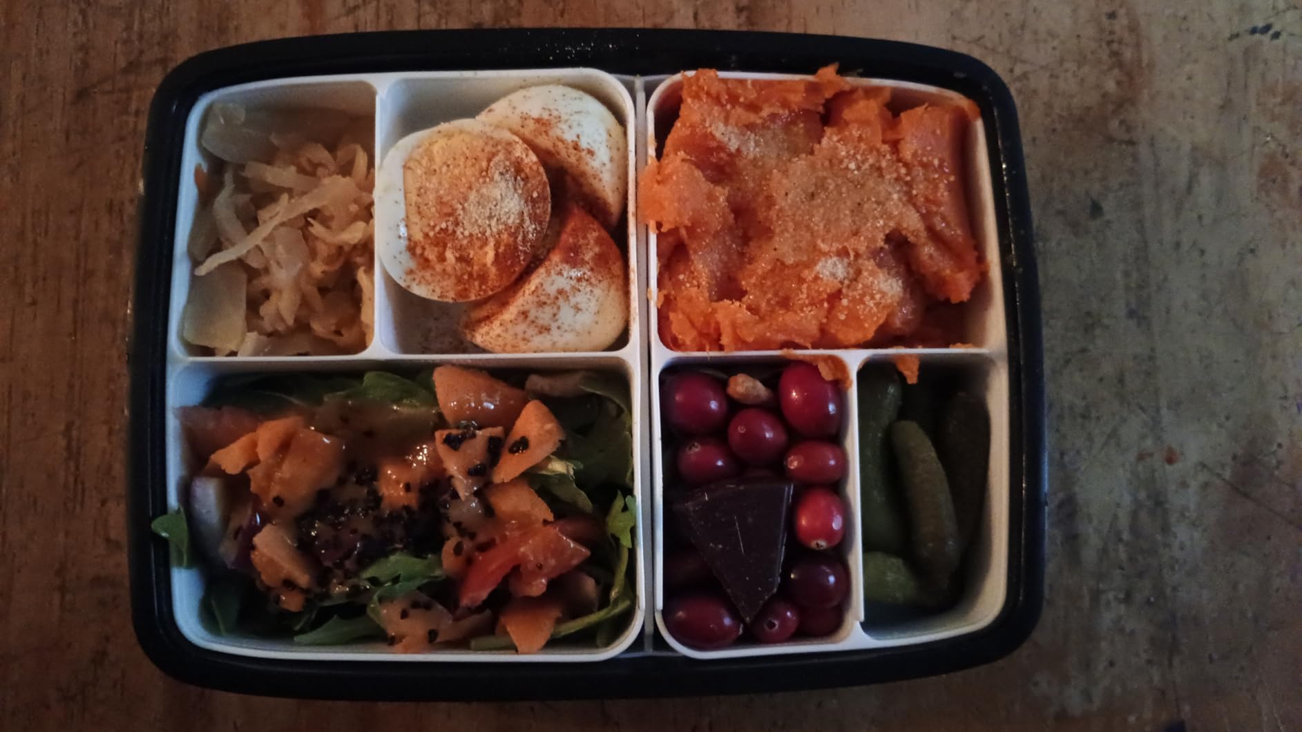 Skater Japanese Modern/Traditional Compartmental Bento Box, Chopsticks, 870 ml customer photo 1