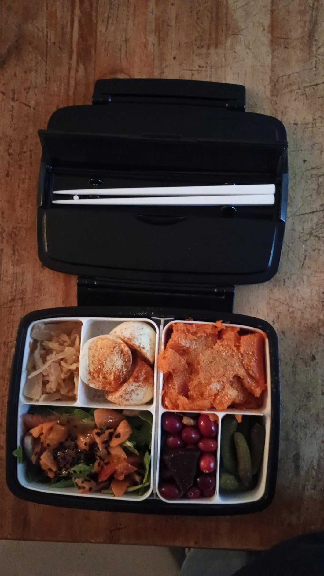 Skater Japanese Modern/Traditional Compartmental Bento Box, Chopsticks, 870 ml customer photo 2