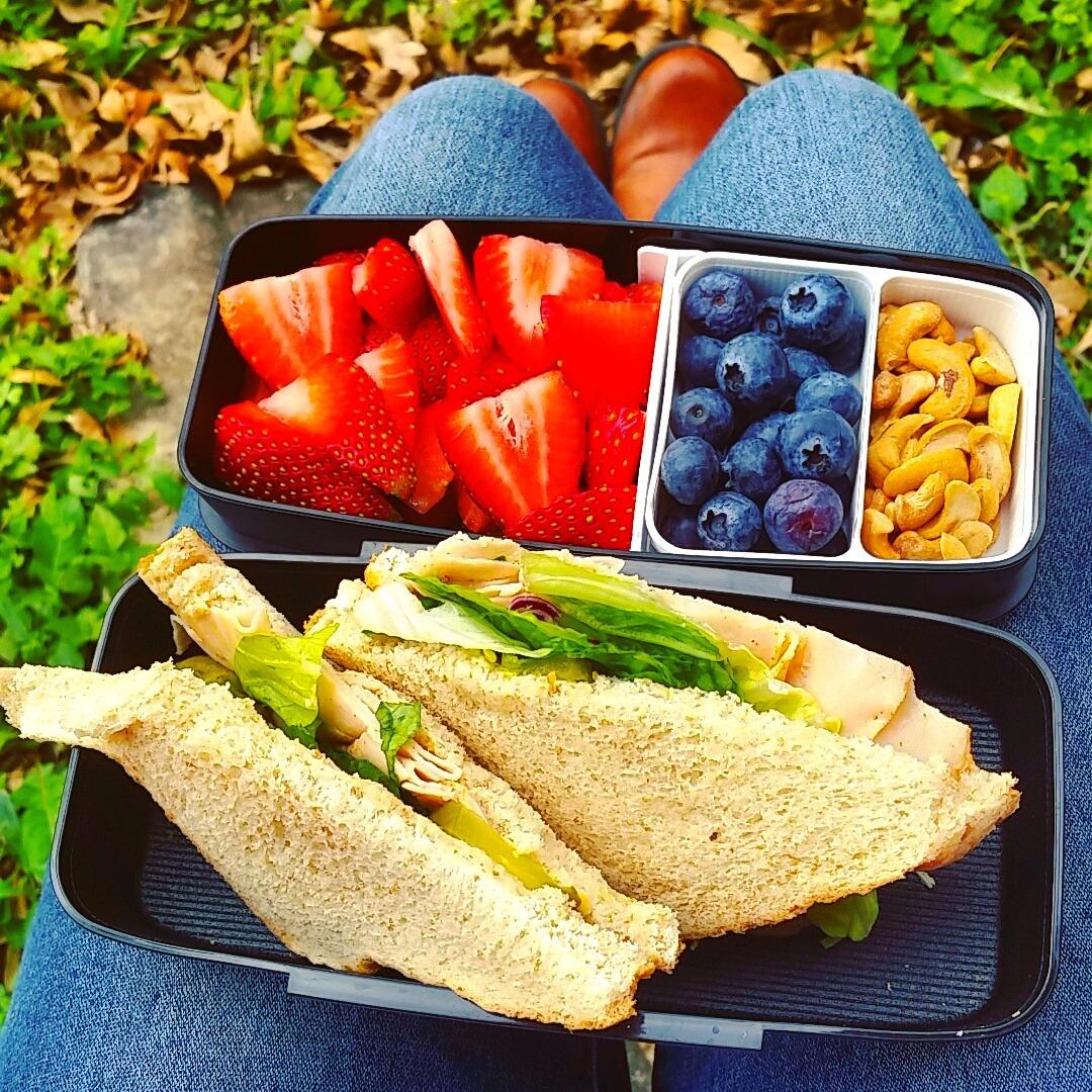 Skater Japanese Modern/Traditional Compartmental 2-Tier Bento Lunch Box, 900 mL, Chopsticks customer photo 1