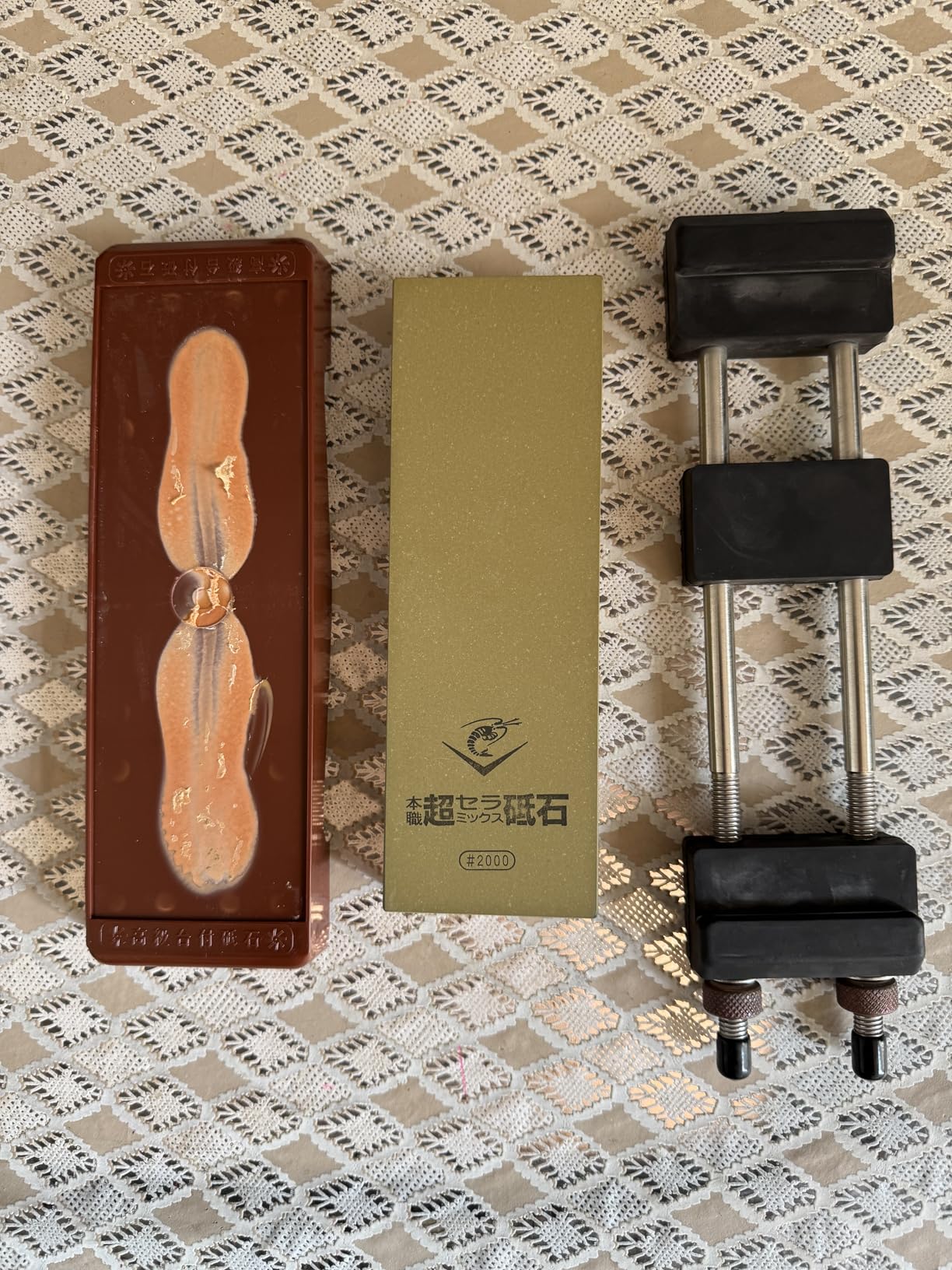 Naniwa Professional Ceramic Whetstone with Stand Grit #2000 SS-2000 customer photo 1