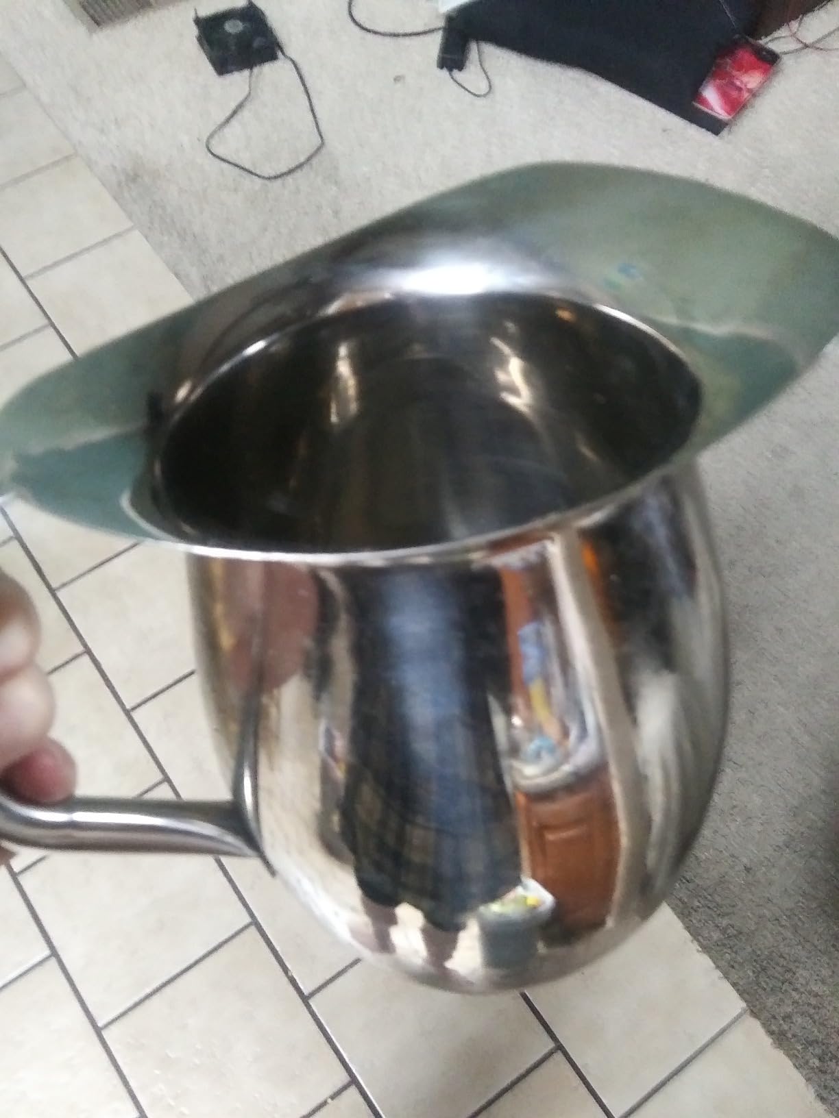 Winco 3 Quart Deluxe Bell Pitcher with Ice Catcher, Stainless Steel, Medium customer photo 1