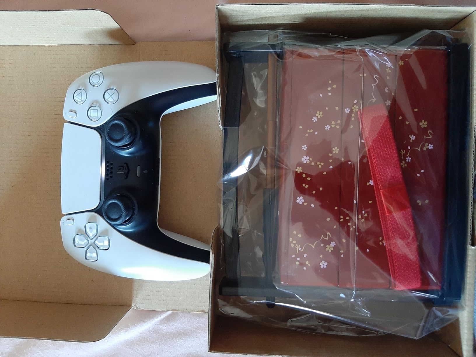 JapanBargain 1950, Japanese Lunch Bento Box Three Tiers with Chopsticks Traditional Plastic Lacquered Sakura Cherry Blossom Pattern Made in Japan customer photo 2