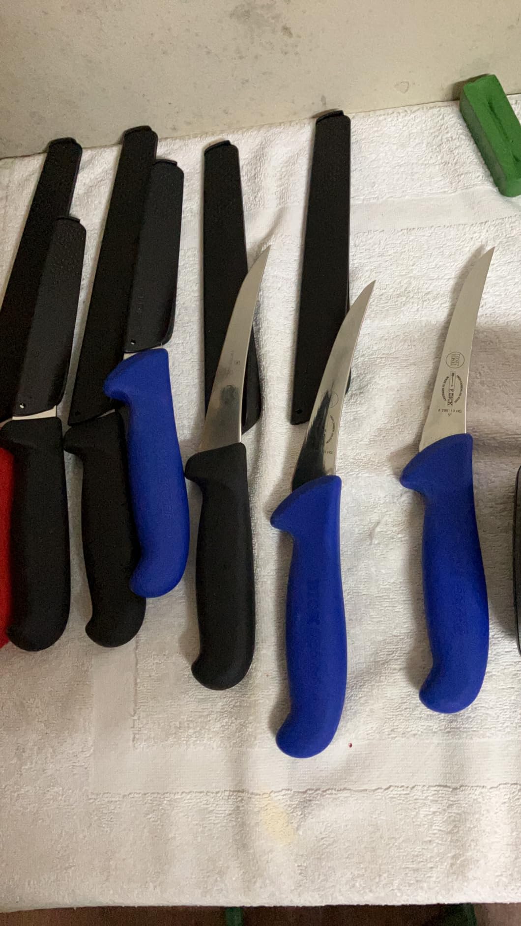 Chef'sChoice Professional Electric Knife Sharpeners AngleSelect for 15- and 20-Degree Straight-Edge and Serrated Knives with Diamond Abrasives & Precision Angle Control, 2-Stage, Metallic customer photo 2