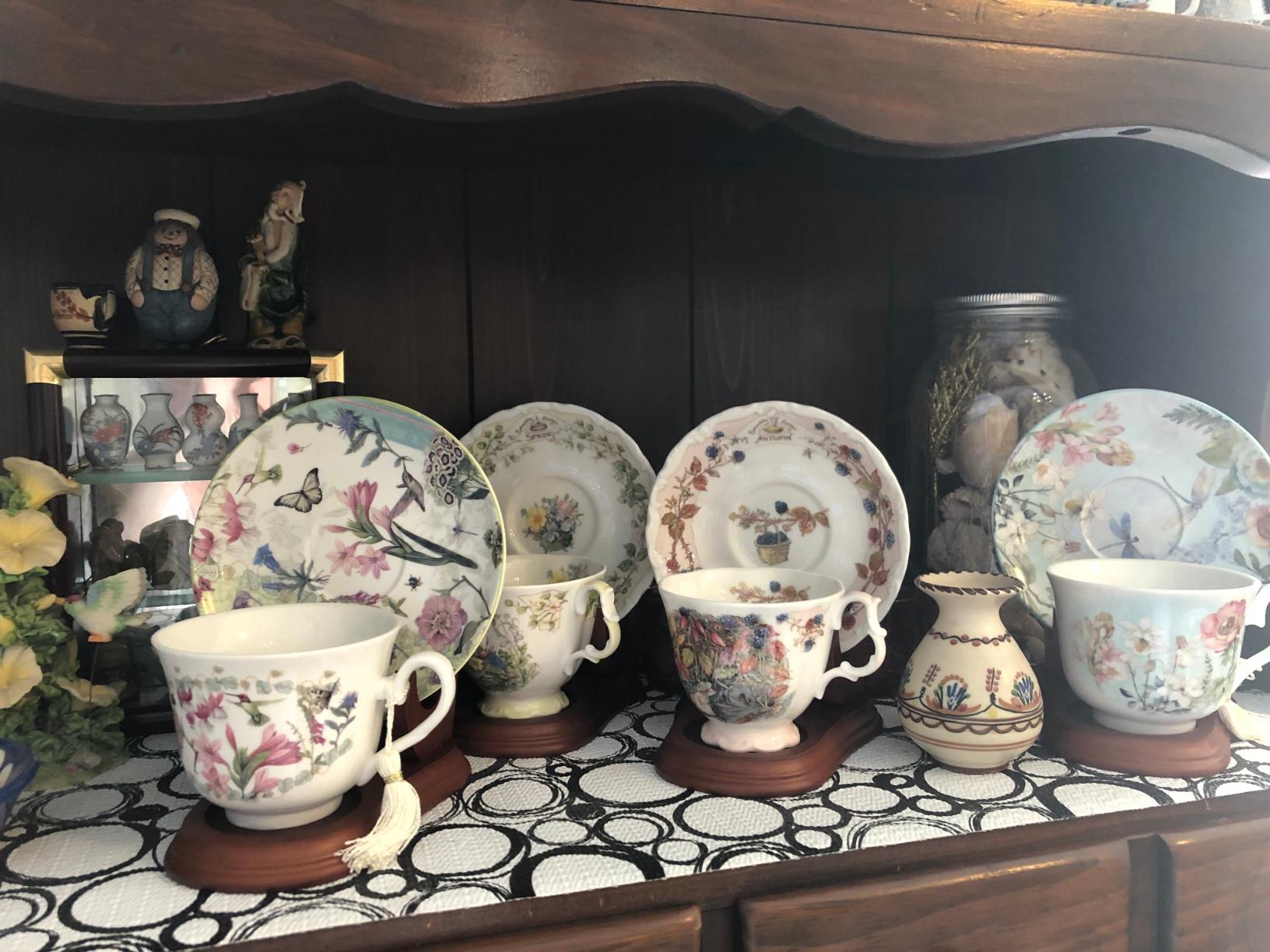 BANBERRY DESIGNS Tea Cup and Saucer Display Stand - Set of 2 Wood Holders for Collectible Teacup and Saucer Sets - Walnut Finish customer photo 1