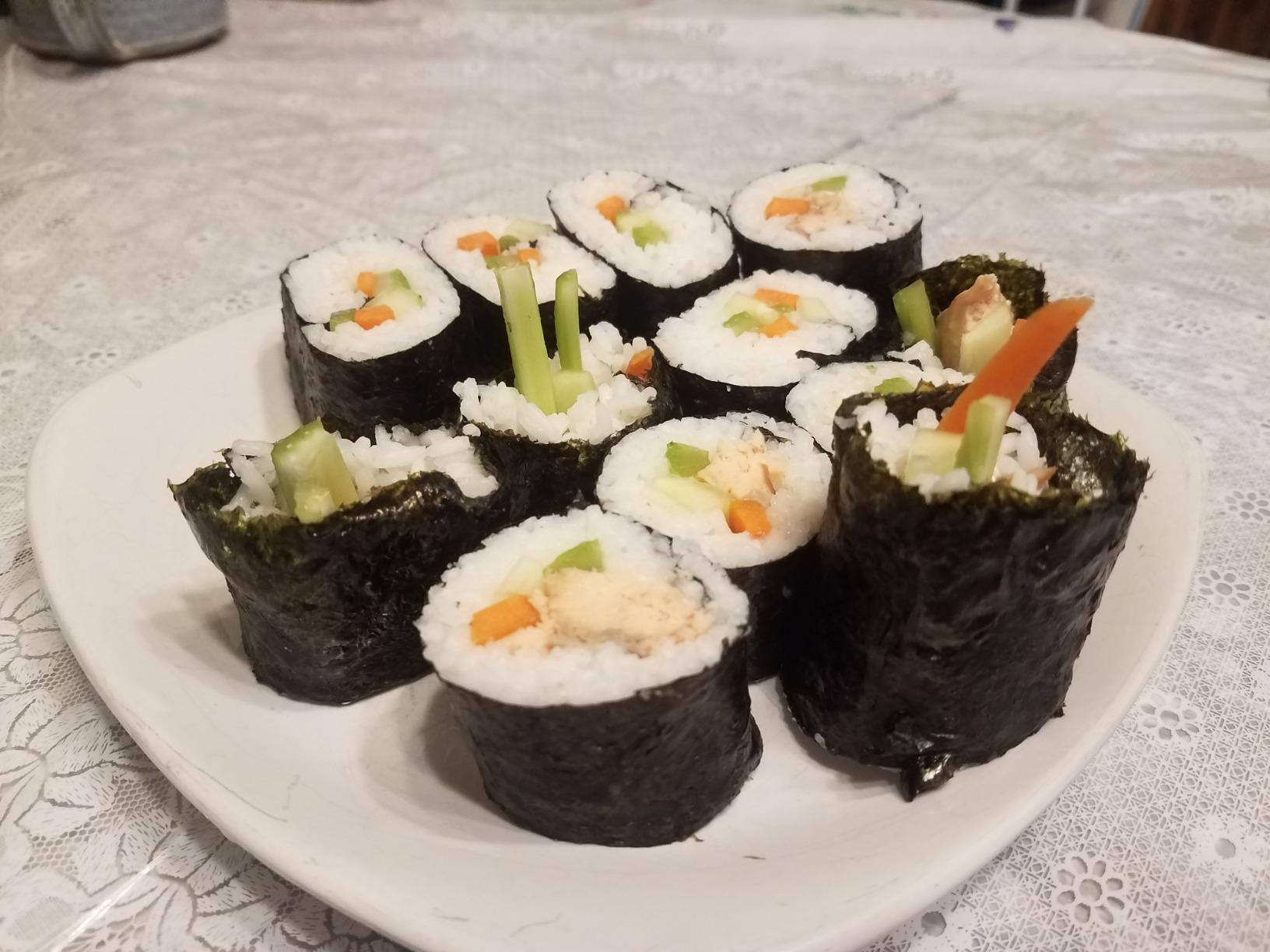 Helen's Asian Kitchen Easy Sushi Rolling Mat, Bamboo customer photo 2