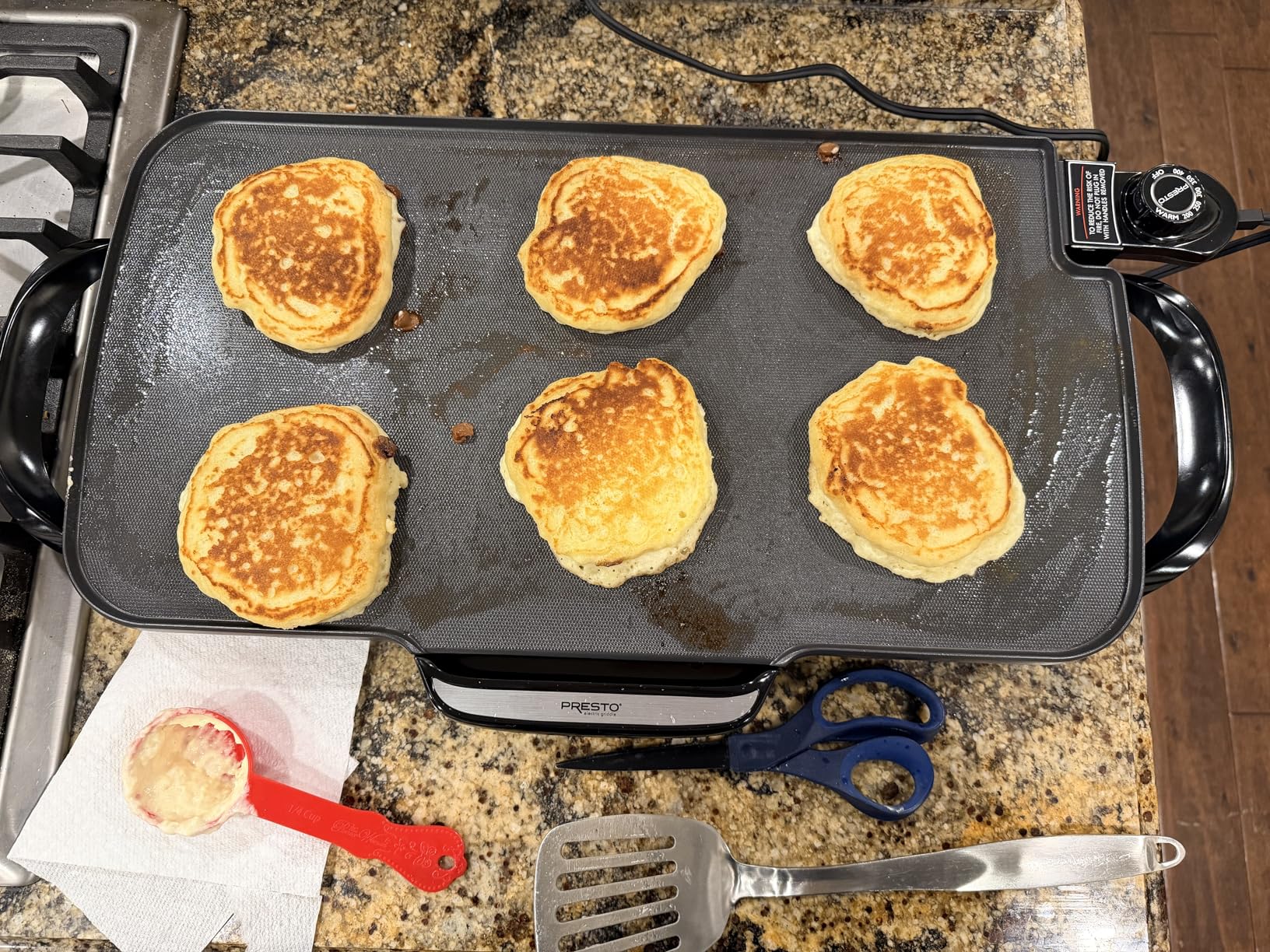 Presto 07061 22-Inch Electric Griddle with Removable Handles, Extra-Large Nonstick Ceramic Surface, Black customer photo 1