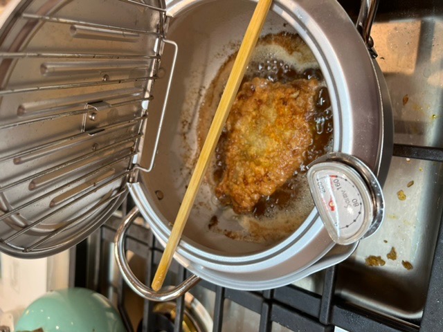 Yoshikawa SJ1025 Deep Frying Pot, Tempura Pot with Lid, Thermometer, 9.4 inches (24 cm), Gas Fire, Induction Compatible, Made in Japan customer photo 2