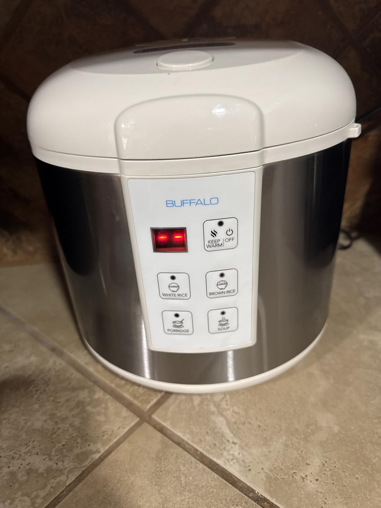 Buffalo Classic Rice Cooker with Clad Stainless Steel Inner Pot - Electric Rice Cooker for White/Brown Rice, Grain - Easy-to-clean, Non-Toxic & Non-Stick, Auto Warmer (10 Cup) customer photo 1