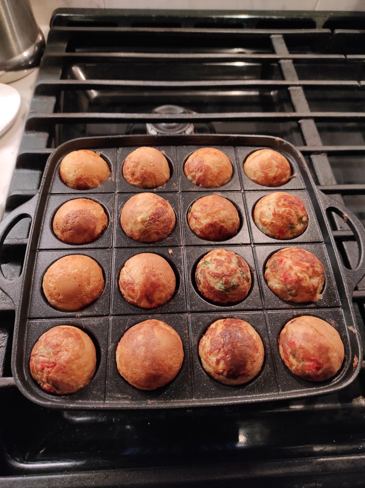 Iwatani Takoyaki Grill Pan , Medium, Black customer photo 1