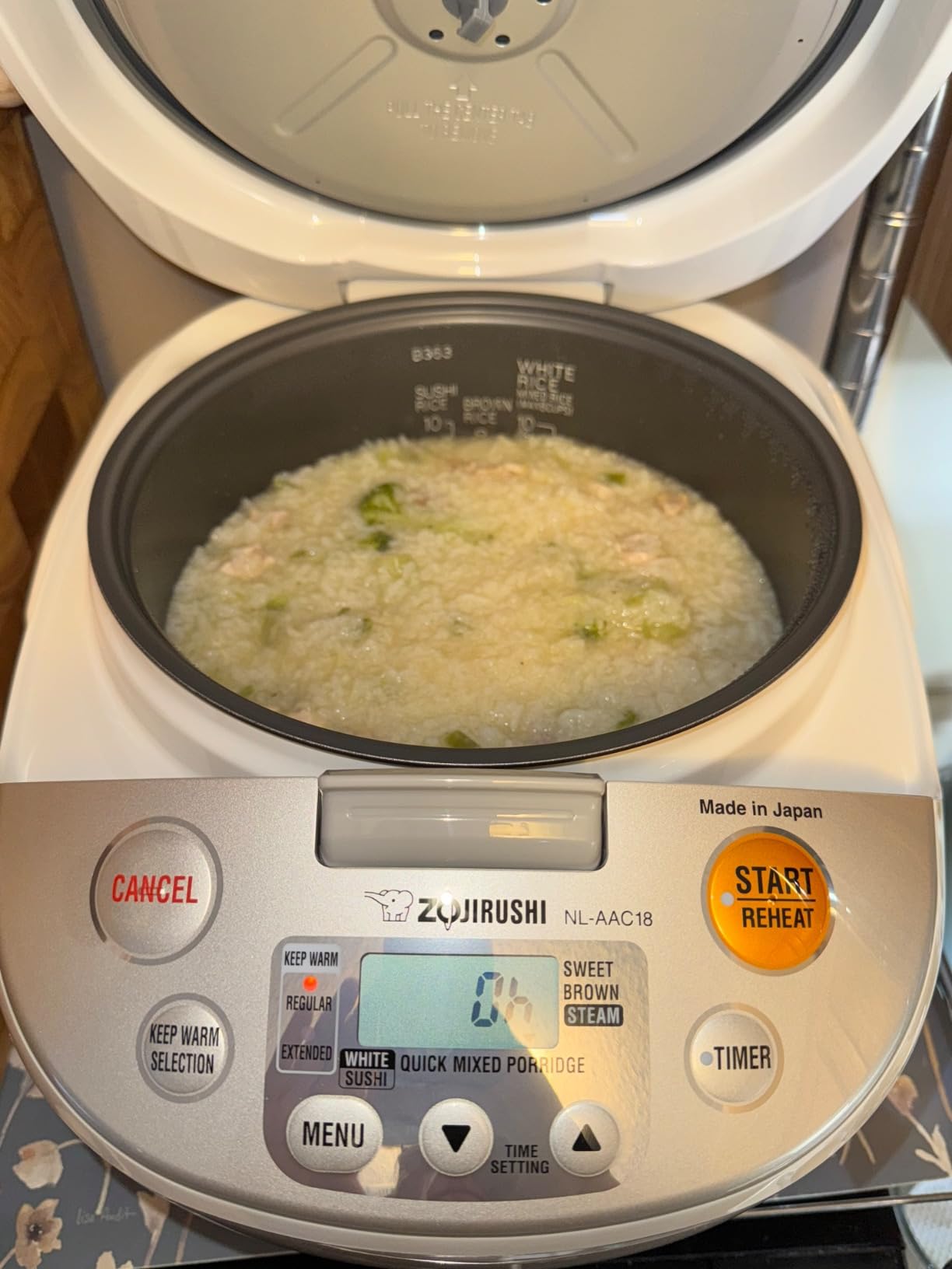 NL-AAC10 Micom Rice Cooker (Uncooked) and Warmer, 5.5 Cups/1.0-Liter customer photo 1
