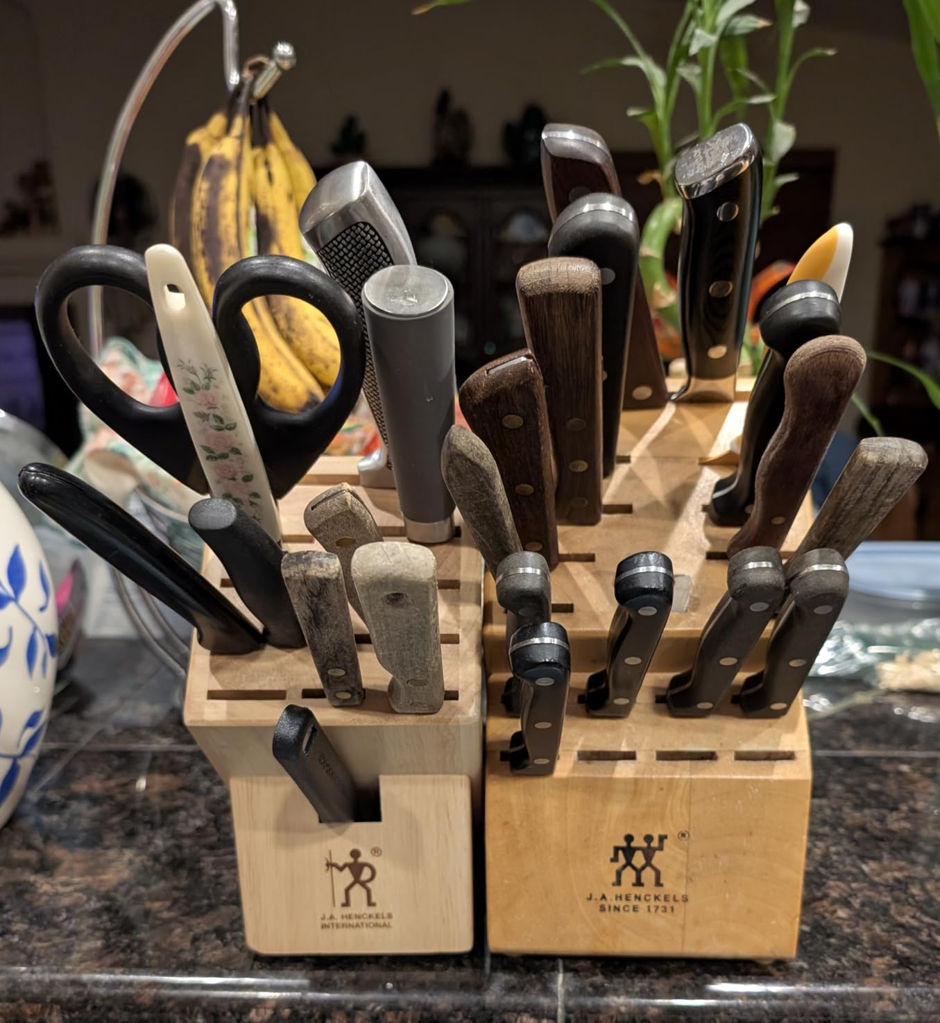 Henckels Hardwood Knife Block, Knife Storage, 11-slot customer photo 1