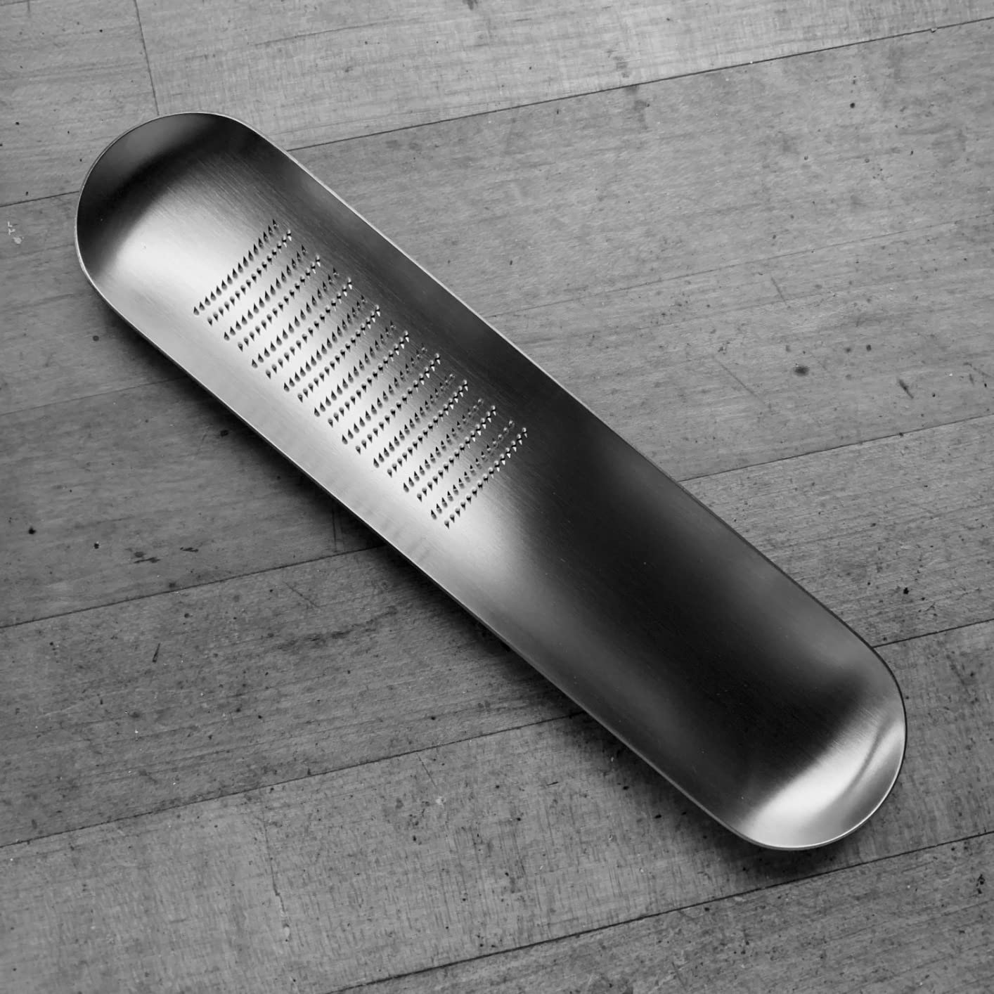 Yoshikawa Eatoko AS0012 Oros Grater, Silver, Width 1.8 x Depth 7.9 x Height 0.4 inches (4.5 x 20 x 1 cm) customer photo 1