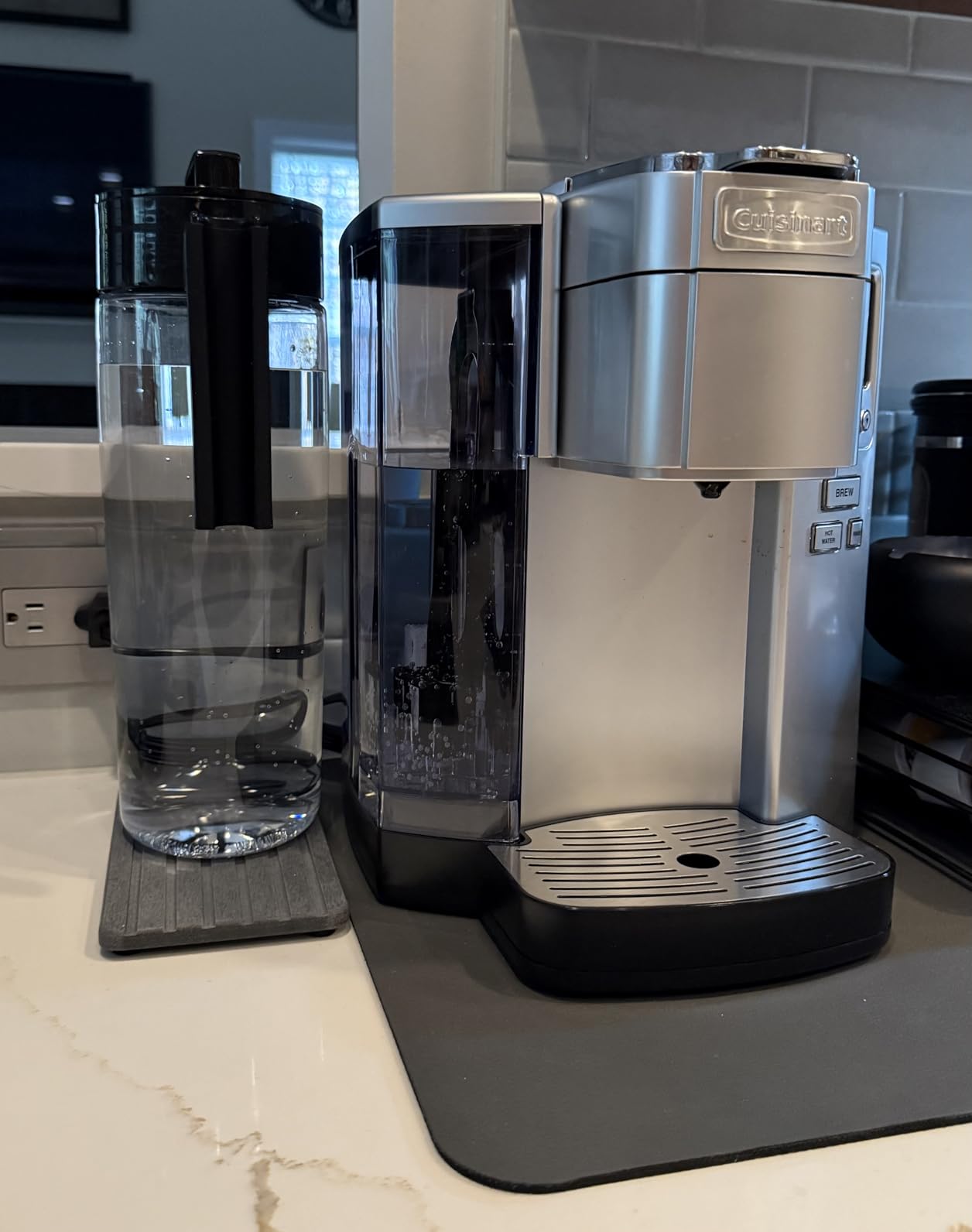Takeya Patented and Airtight Pitcher Made in the USA, BPA Free, 2 qt, Black customer photo 2