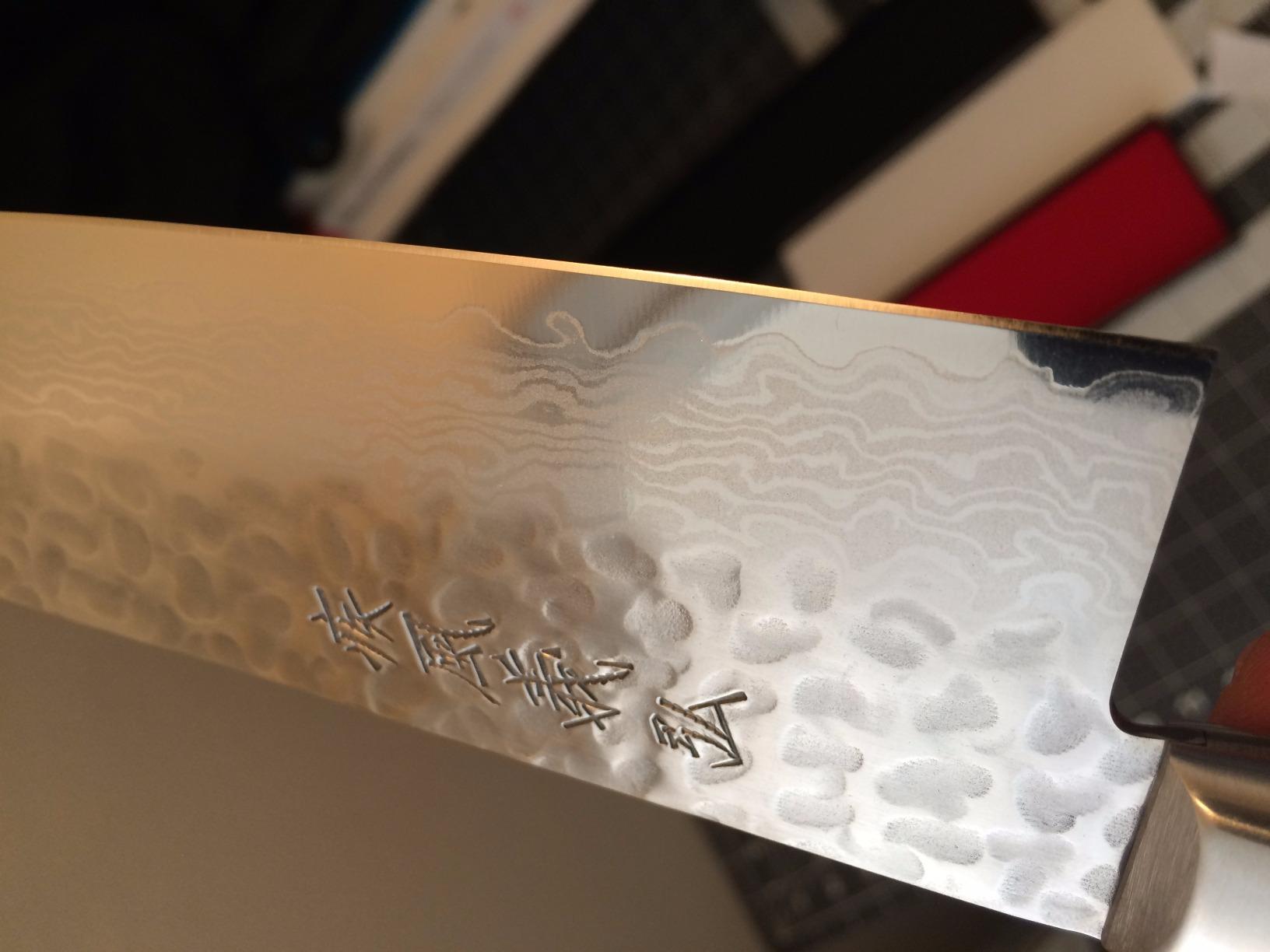 Yoshihiro VG10 16 Layer Hammered Damascus Gyuto Japanese Chefs Knife (7'' (180mm)) customer photo 2