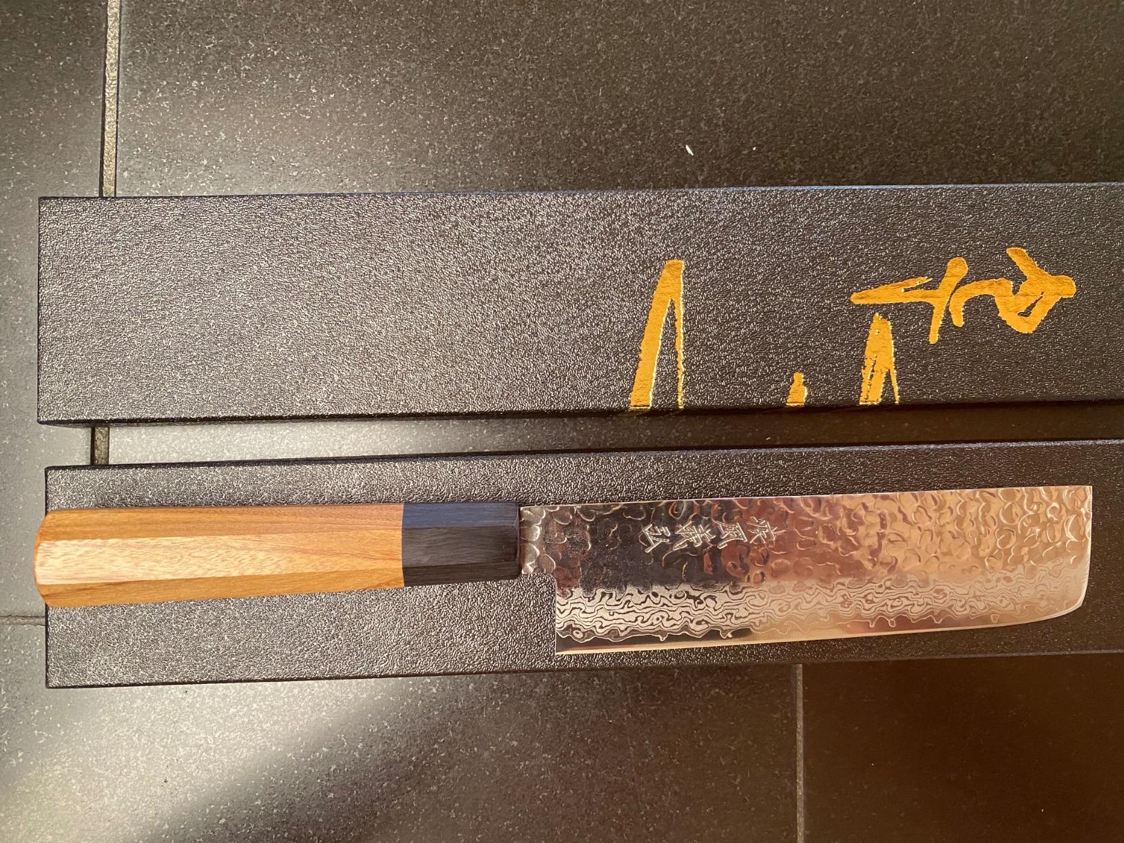Yoshihiro VG10 46 Layers Hammered Damascus Nakiri Japanese Vegetable Knife 6.5'' (165mm) Ambrosia Handle customer photo 2