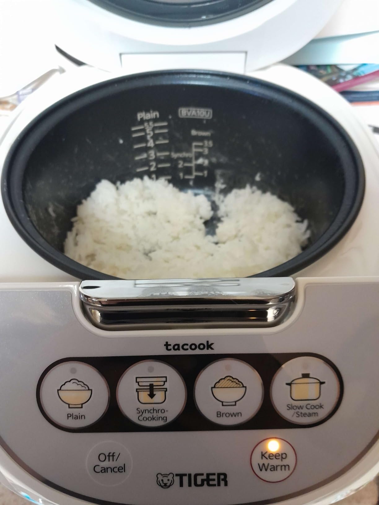 Tiger JBV-A18U-W 10-Cup (Uncooked) Micom Rice Cooker with Food Steamer & Slow Cooker, White customer photo 2