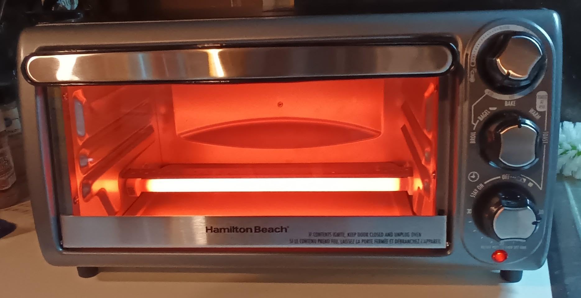 Lodge Seasoned Cast Iron Skillet - Quality Frying Pan for the Stove, Oven, Grill & Campfire - Includes Silicone Hot Handle Holder - Non-Toxic, Nonstick & Long-Lasting - 12 Inches customer photo 1