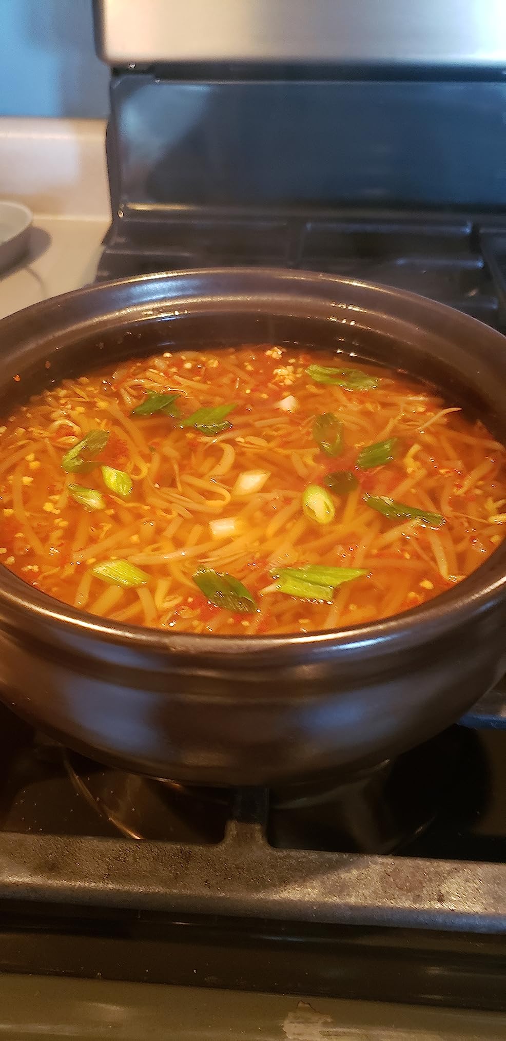 Korean Stone Bowl (Dolsot), Sizzling Hot Pot for Bibimbap and Soup - Premium Ceramic (Large with Lid | 44 Fl oz) customer photo 1