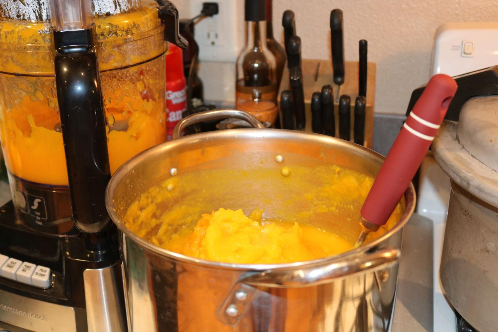 Hamilton Beach Stack & Snap Food Processor and Vegetable Chopper, BPA Free, Stainless Steel Blades, 12 Cup Bowl, 2-Speed 450 Watt Motor, Black (70725A) customer photo 1