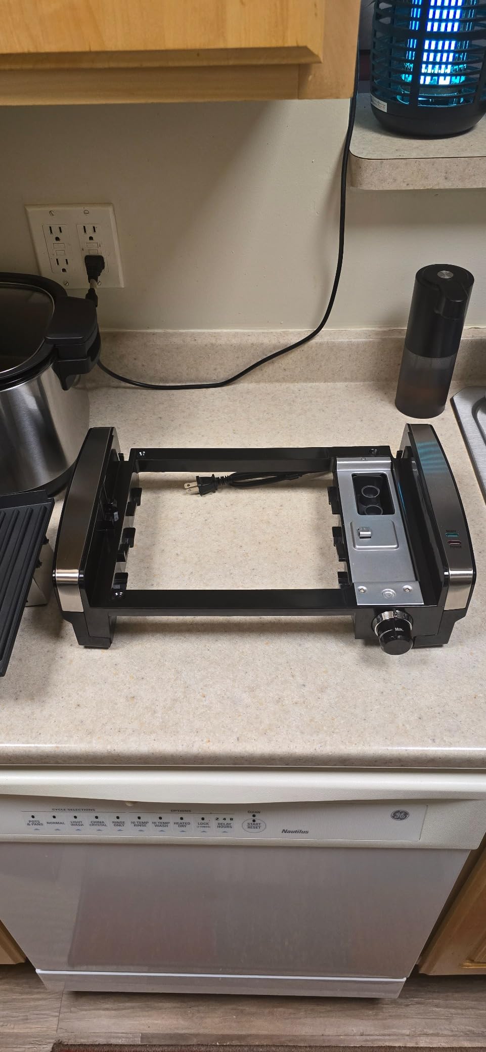 Hamilton Beach Electric Indoor Searing Grill with Viewing Window & Adjustable Temperature Control to 450F customer photo 1