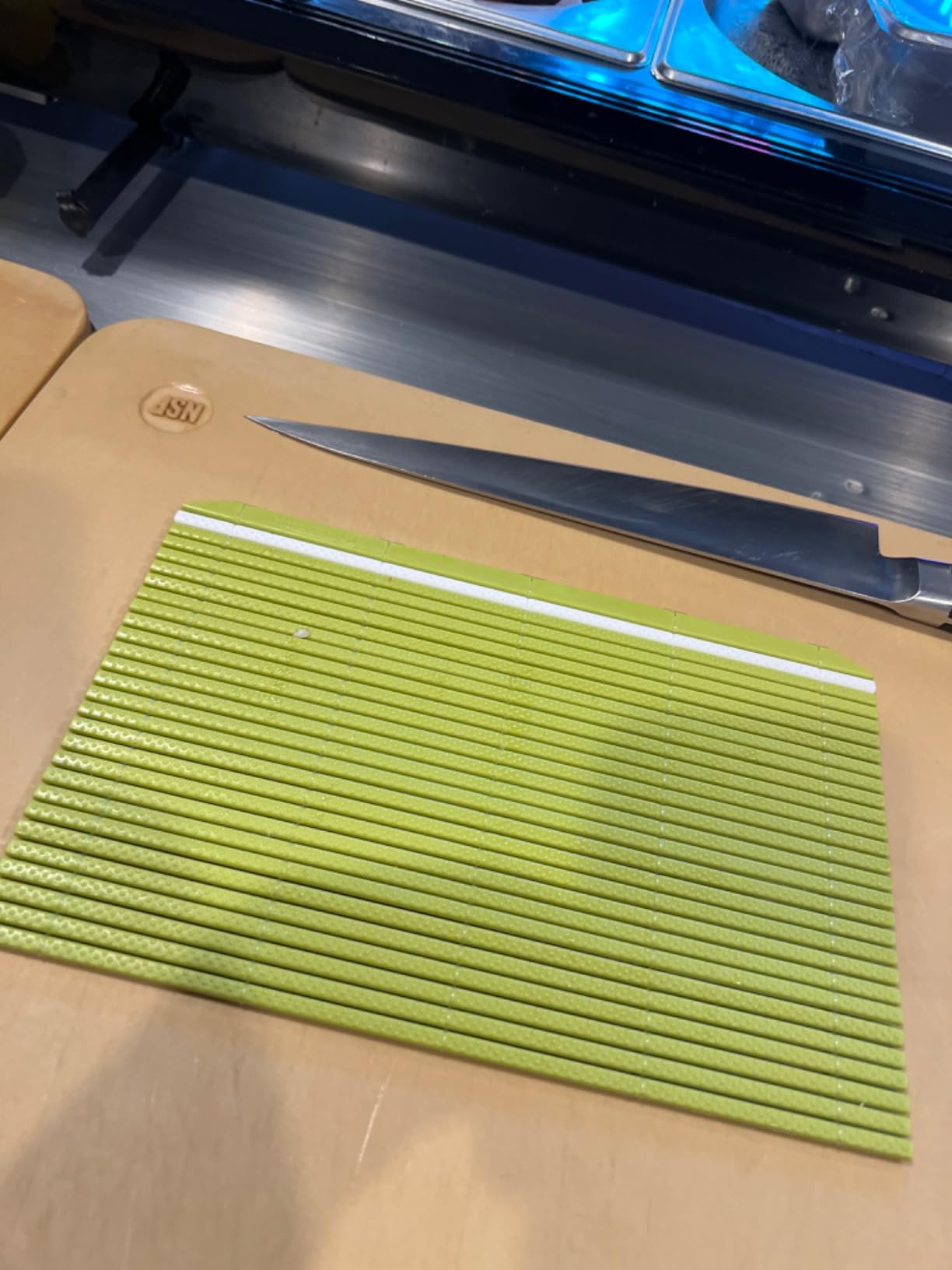 Hasegawa 10 x 6.5 Inch Plastic Green Makisu/Sushi Rolling Mat customer photo 1