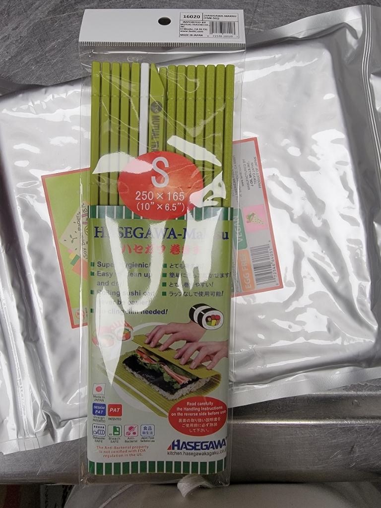Hasegawa 10 x 6.5 Inch Plastic Green Makisu/Sushi Rolling Mat customer photo 2