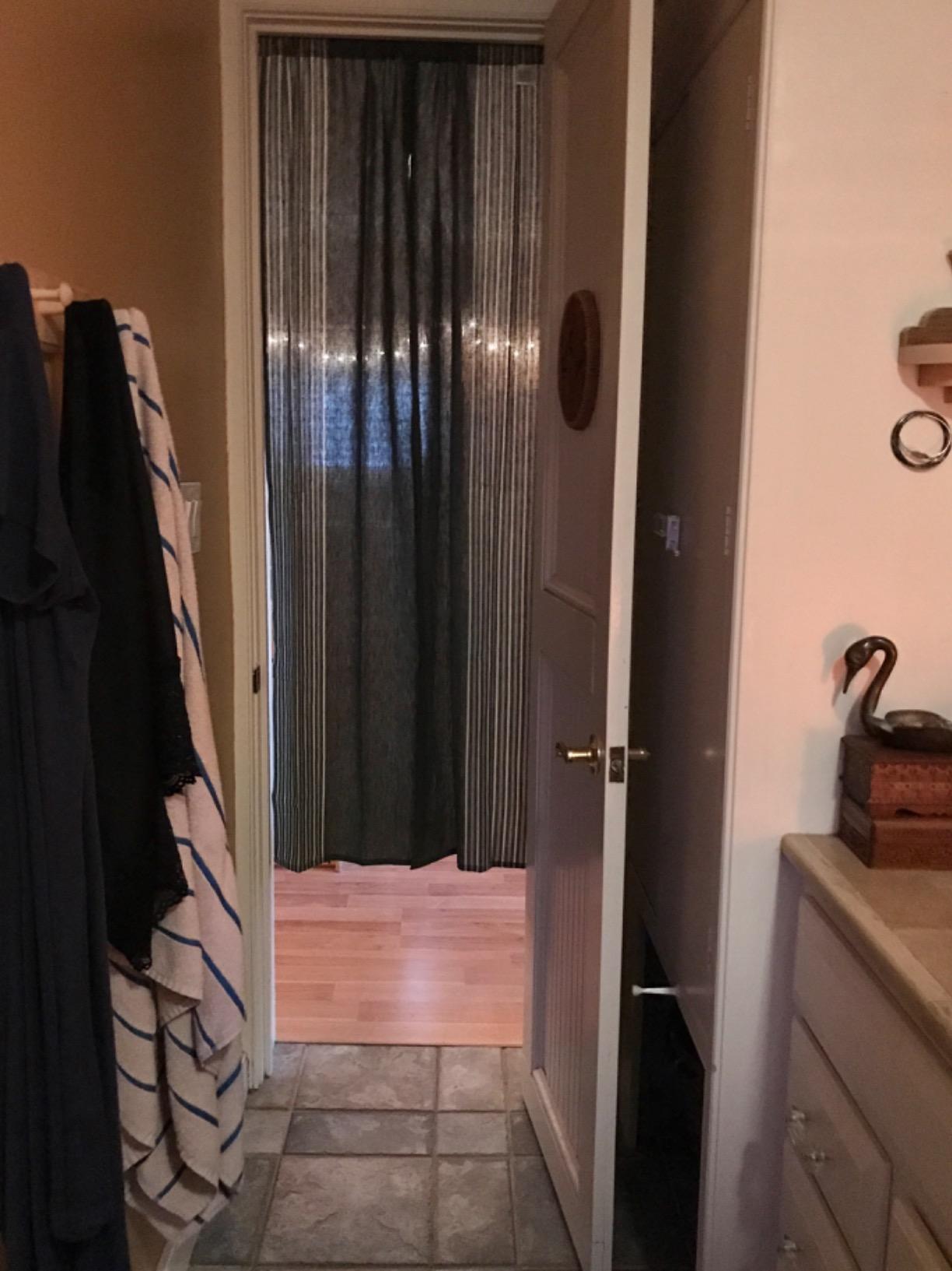 Narumi Vertical Stripe Cotton Cloth Japanese Noren Curtain Tapestry (Dark Green), 33.5 x 66.9 inches (85 x 170 cm) customer photo 1