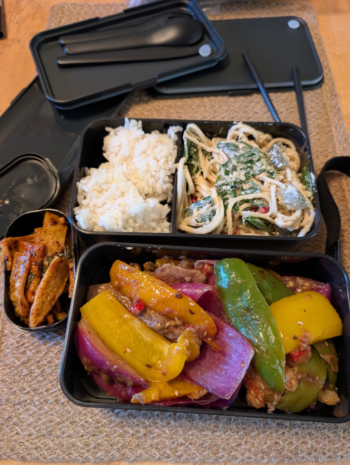 Bentoheaven Premium Bento Box Adult Lunch Box with Compartments for Women & Men, Set of Utensil & Chopsticks & Dip Container, Cute Japanese Kids Bento Lunch Box, Microwavable (Symph Onyx) customer photo 1