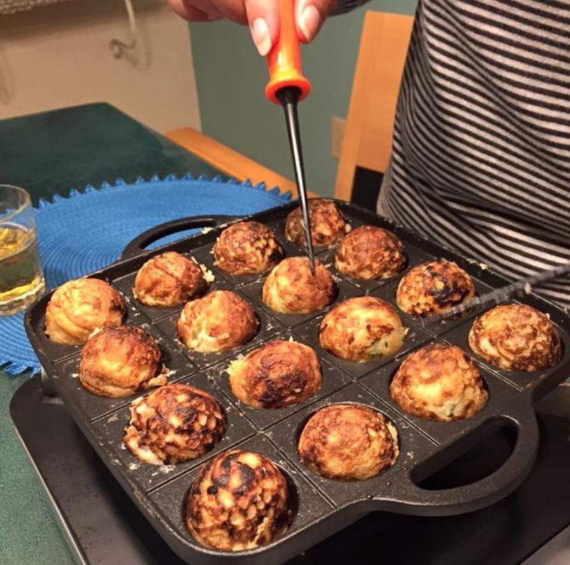 Shimomura Planning 37275 Hot Plate Scratch Resistant Octopus Picks, Flat Type, Set of 2, Made in Japan, Dishwasher Safe, Heat Resistant, Takoyaki, Easy to Collect Dough, Flat Tip, Resin Tip, Orange customer photo 1