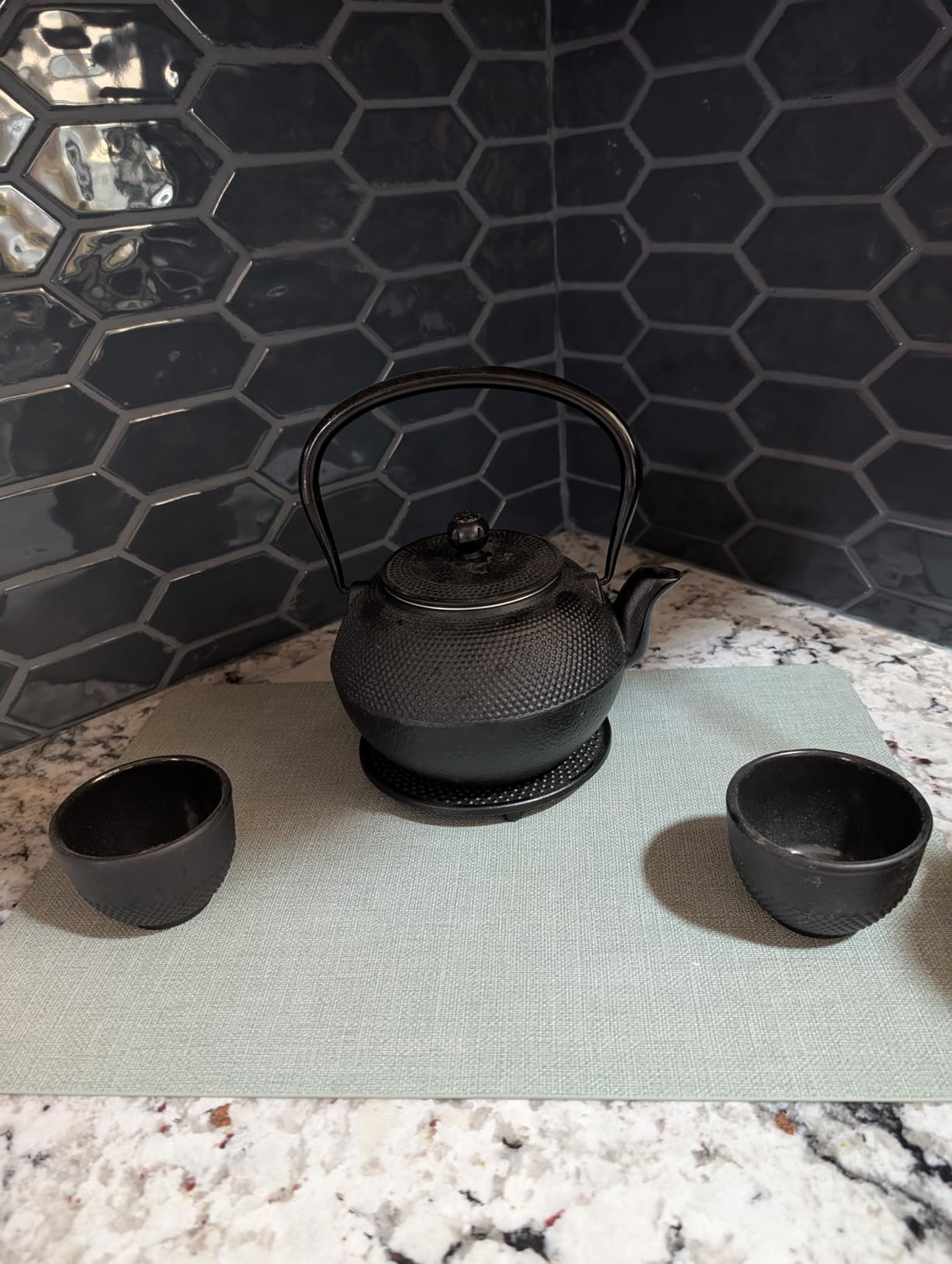 Juvale Cast Iron Teapot - 1200 mL, Black, 2 Cups - Japanese Tea Set with Stainless Steel Infuser & Stovetop Kettle for Loose Leaf Tea customer photo 1