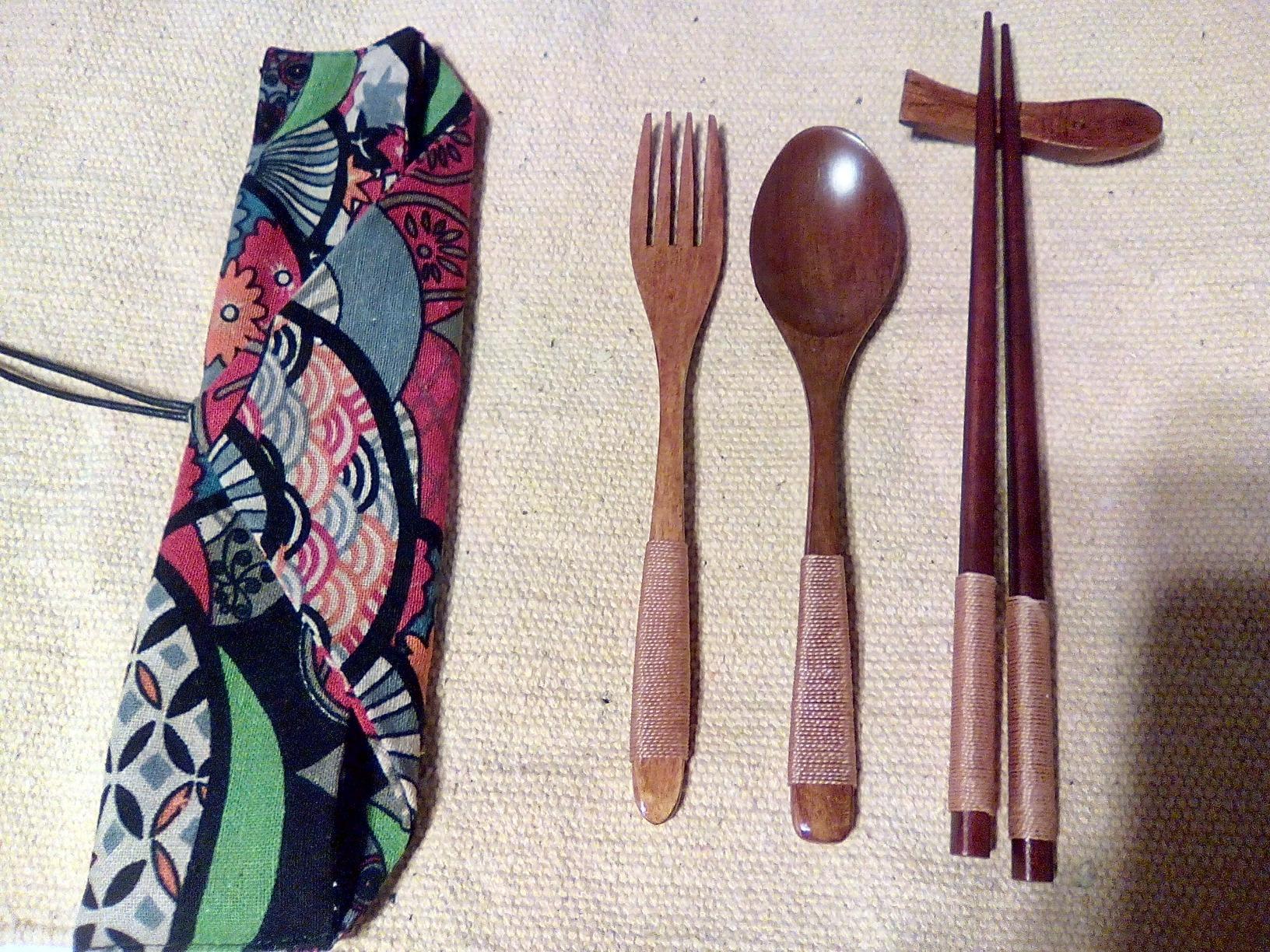 Japanese Natural Wooden Leaf Shape Chopstick Rest Spoon Fork Knife Holder,6 Pack (Q151010) customer photo 2
