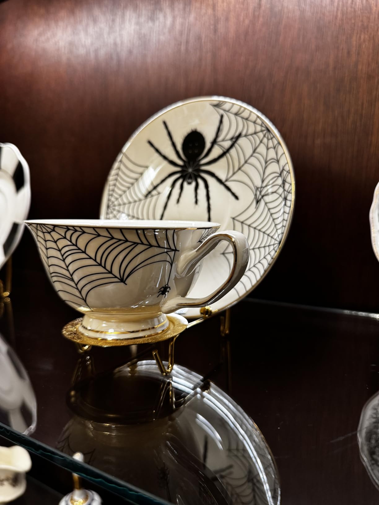 HOHIYA 6 Piece Cup and Saucer Display Stand Decorative Teacup and Coffee Mug Rack Organizer Gold Finish Compact Tabletop Display for China Tea Cups Plates and Dishware customer photo 2