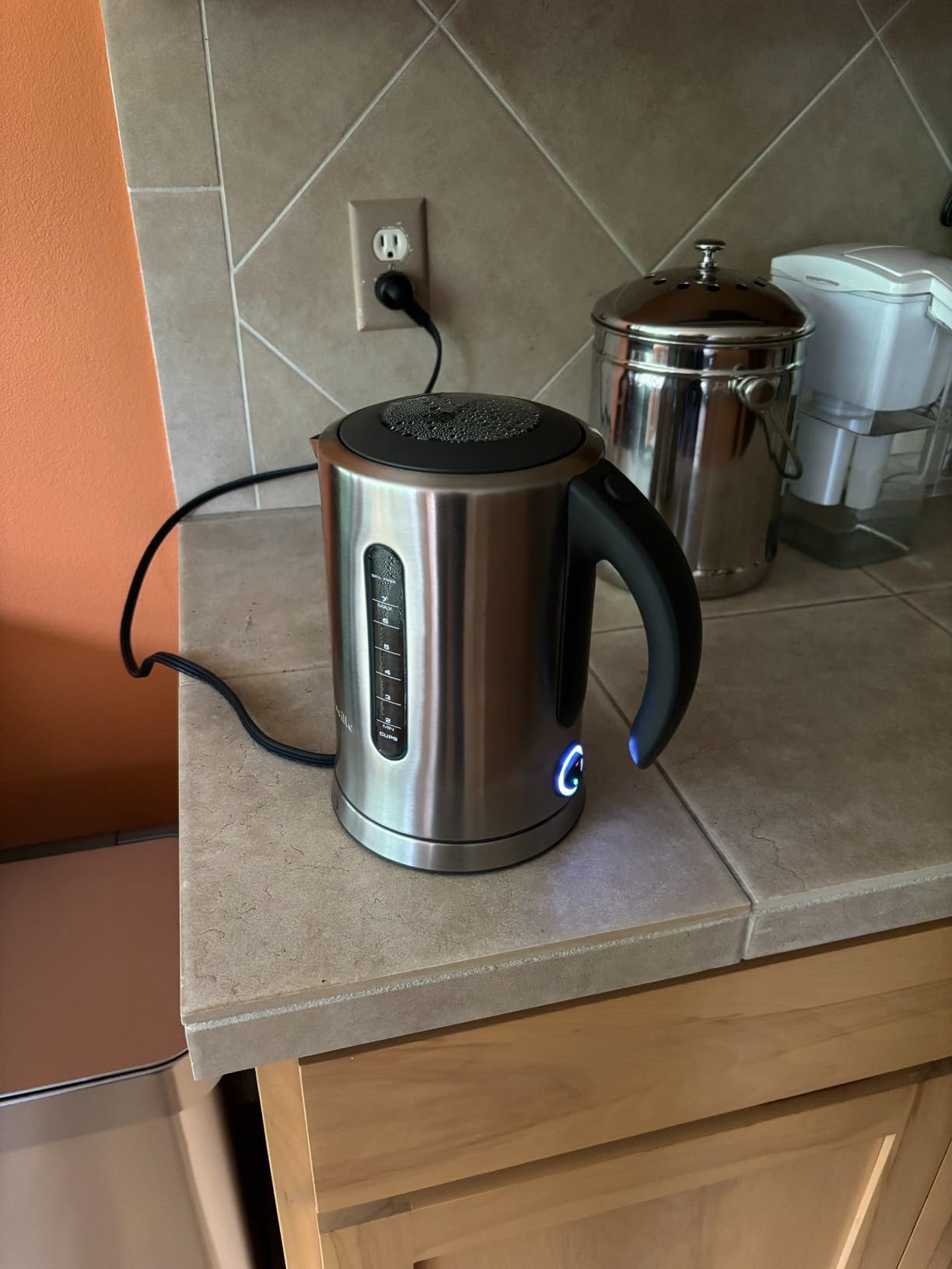 Breville BKE700BSS Soft Top Pure Hot Water Kettle, 7 Cup, Brushed Stainless Steel customer photo 1