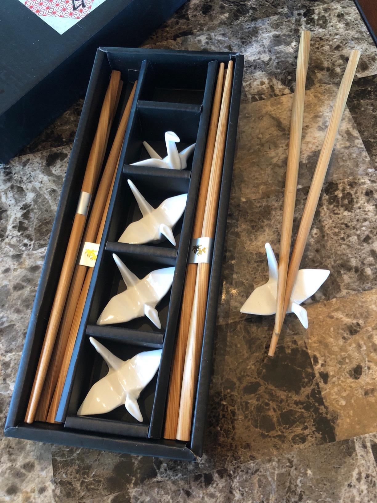 JapanBargain, Set of 5 Reusable Bamboo Chopsticks with Porcelain Crane Rests, Japanese Style Gift Set in Elegant Box, Black Chopsticks with Gold and Red Crane Print, Dishwasher Safe customer photo 2