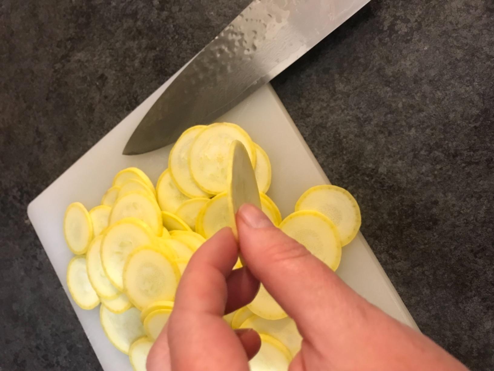 KAN Core Professional Chef Knife 8-inch VG-10 67 layers Damascus Ambidextrous (Hammered Japanese VG-10 Blade, Ebony wood handle-upgraded version) customer photo 2