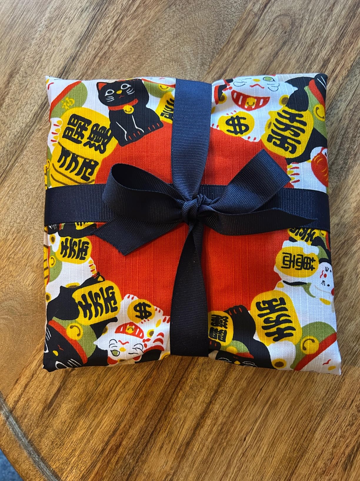 Japanese wrapping cloth FUROSHIKI MANEKI-NEKO HAPPY CAT MADE IN JAPAN 50cm customer photo 1