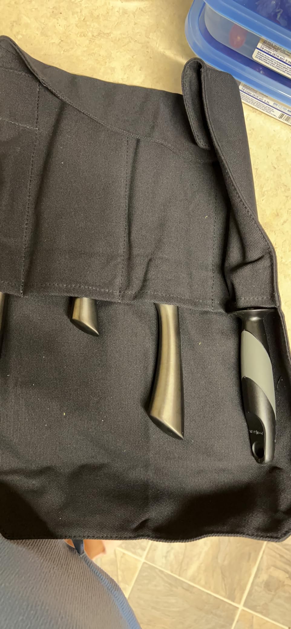 HERSENT Chef's Knife Roll Bag,Portable Travel Chef Knife Case Knife Bag Carrier Storage Bag with 4 Slots Best Gift for Pro Chef or Culinary Enthusiasts Men Women customer photo 2