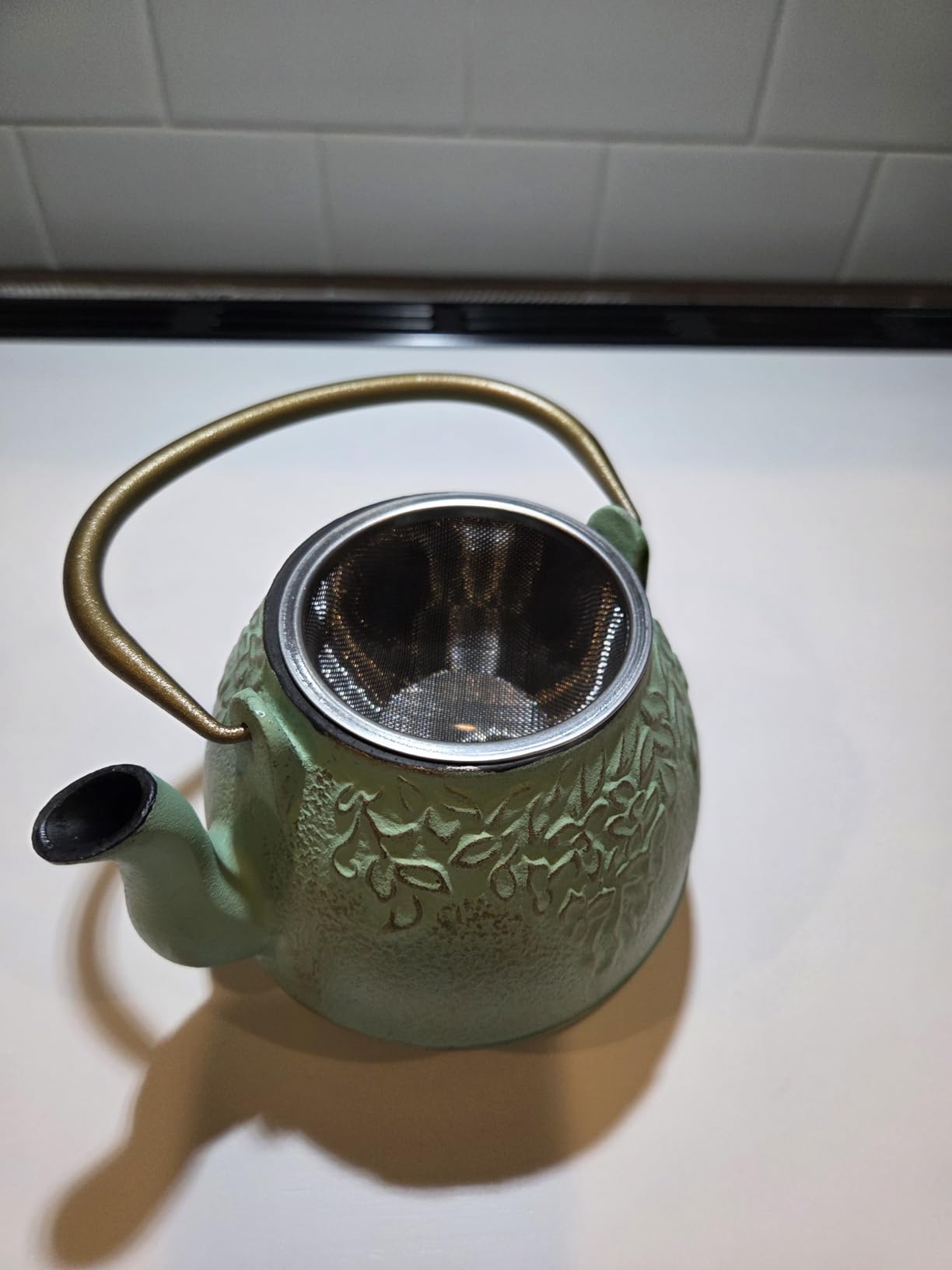 TOPTIER Japanese Teapot with Stainless Steel Infuser, Cast Iron Tea Kettle Stovetop Safe, Leaf Design Coated with Enameled Interior for 32 Ounce (950 ml), Light Green customer photo 2