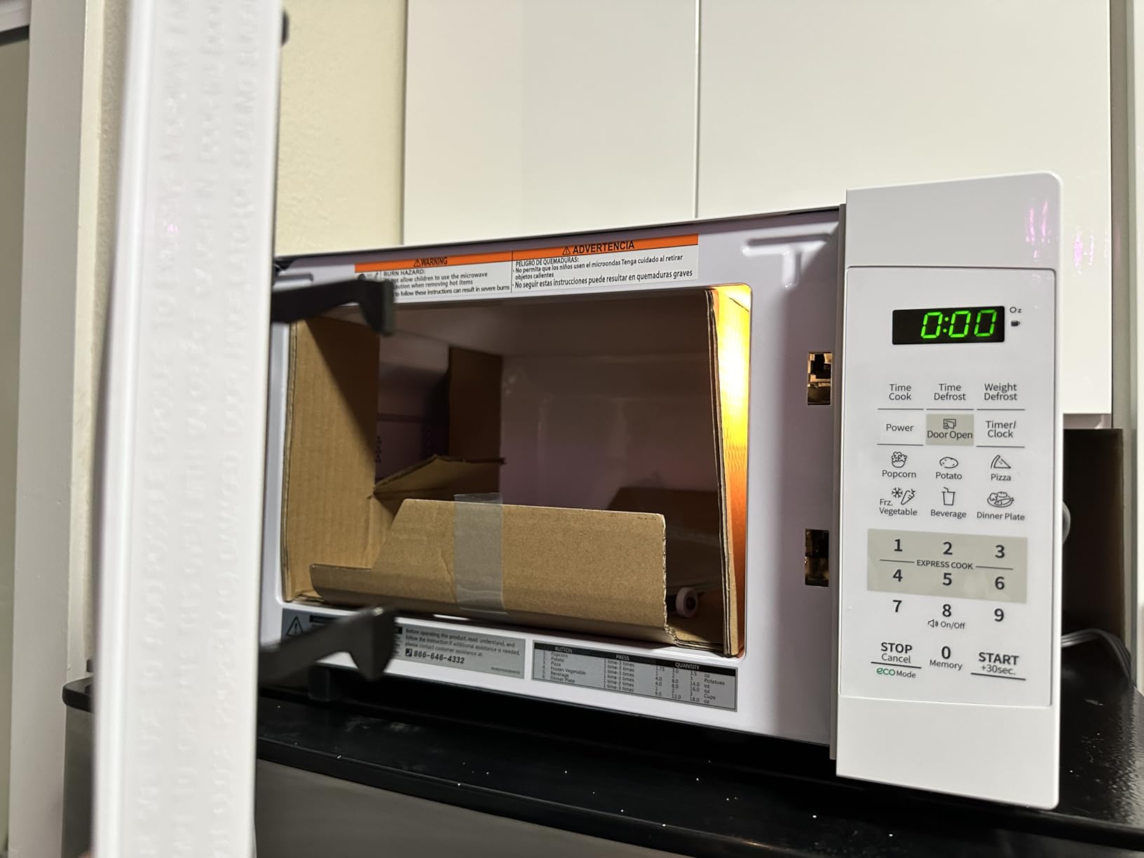 COMFEE' EM720CPL-PMB Countertop Microwave Oven with Sound On/Off, ECO Mode and Easy One-Touch Buttons, 0.7cu.ft, 700W, Black customer photo 2