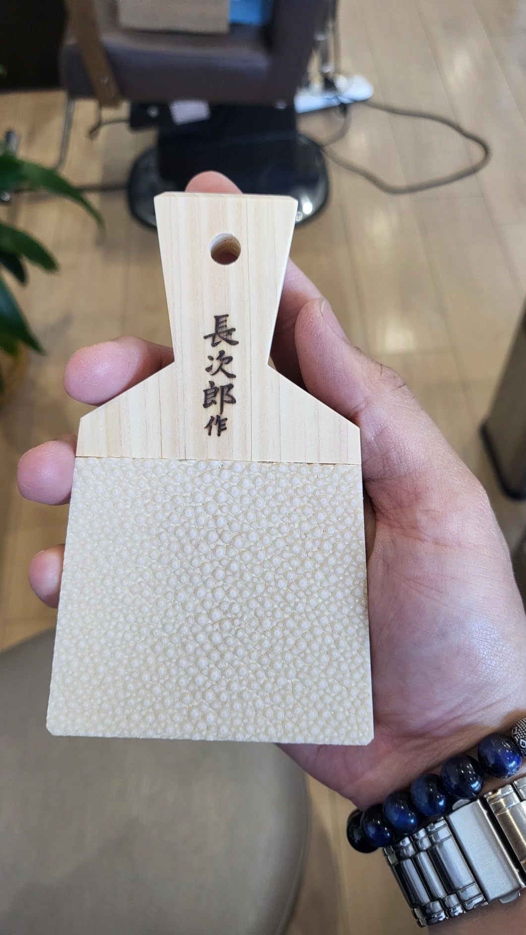 Tikusan Chojiro (Large) Japanese Grater with Bamboo Scraper for Fresh Wasabi & Ginger From Japan customer photo 1