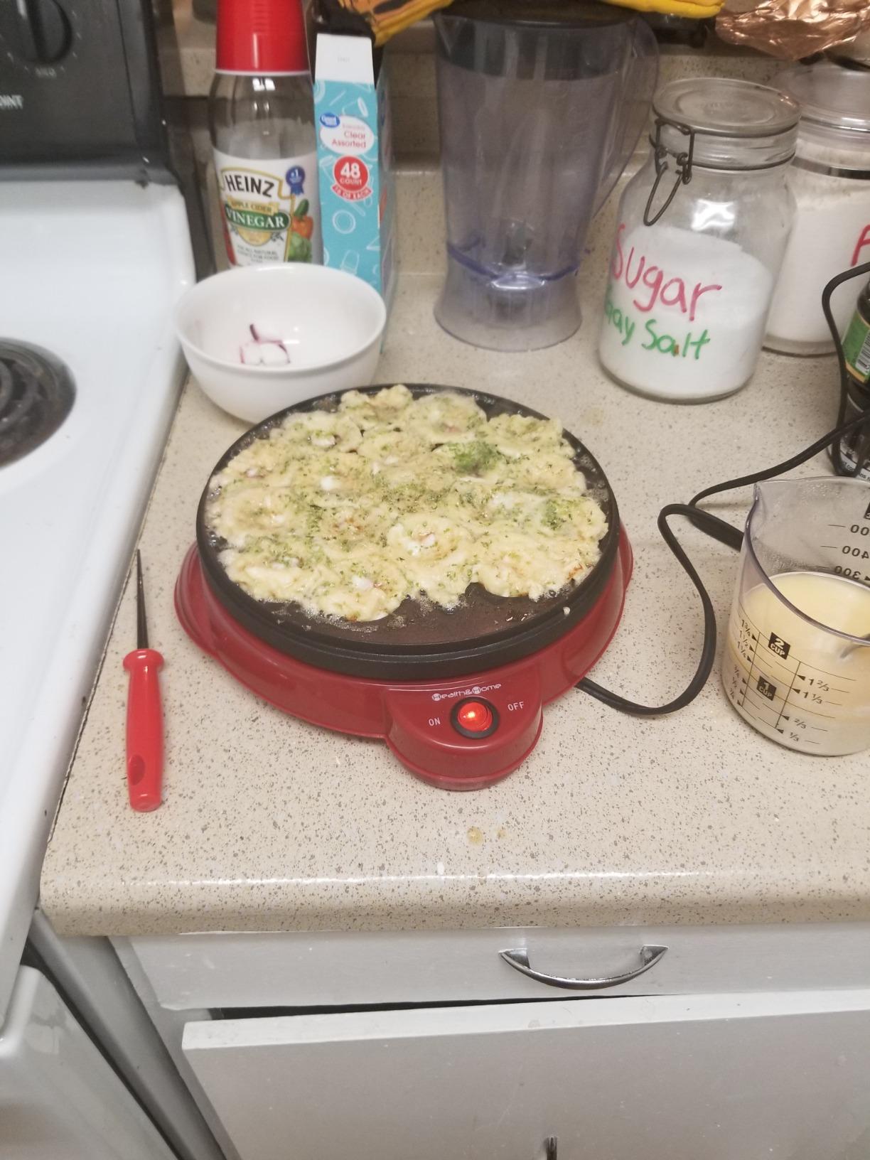 Health and Home Electric Takoyaki Maker With Free Takoyaki Tools - Specialty & Novelty Cake Pans for Takoyaki Octopus Ball, Pop, Ebelskiver, Aebleskiver - Easy Clean customer photo 1