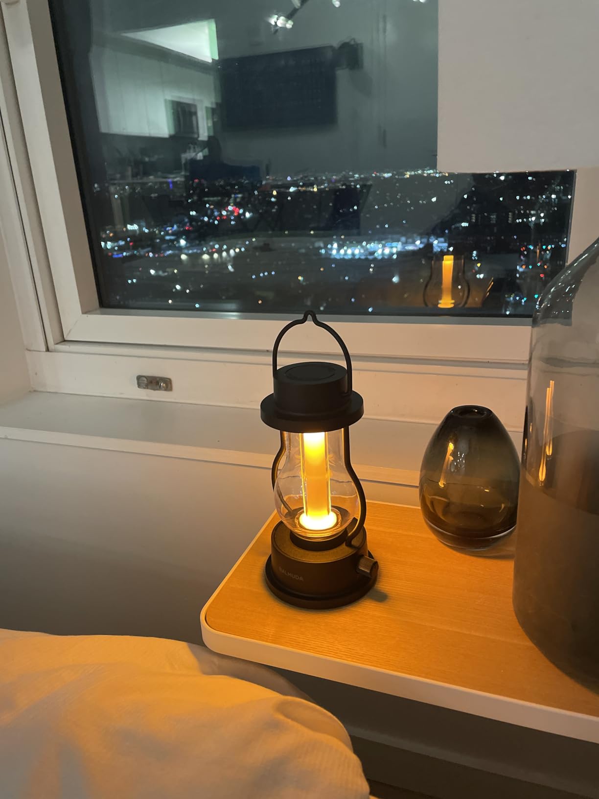 BALMUDA The Lantern | Rechargeable LED Lantern | 3 Light Modes: Candle, Amber, & Warm White | Battery Operated | Lightweight | Water-Resistant | US Version | Black customer photo 1