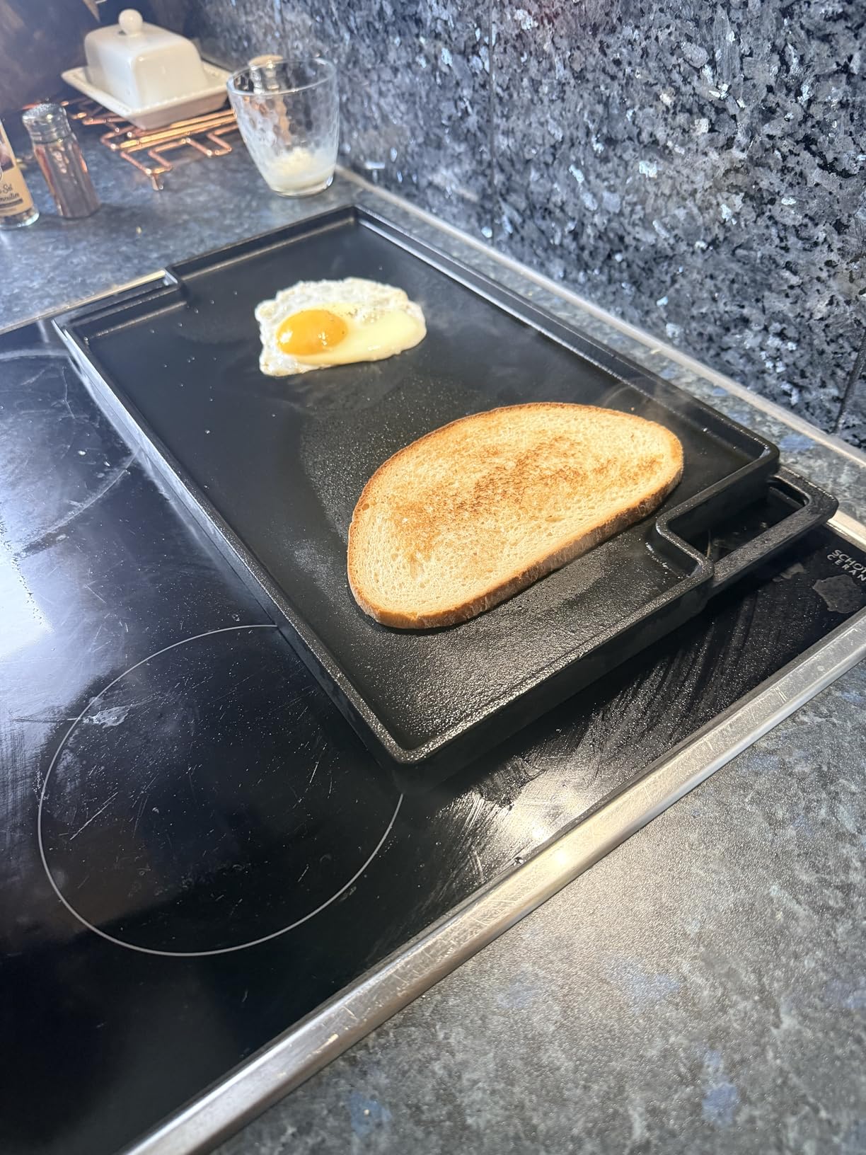 NutriChef Cast Iron Reversible Griddle 18x10 Inch - Pre-Seasoned Flat Top & Ridged Grill Side, Stove Top Griddle for Gas Grill, Outdoor & Indoor Cooking customer photo 1