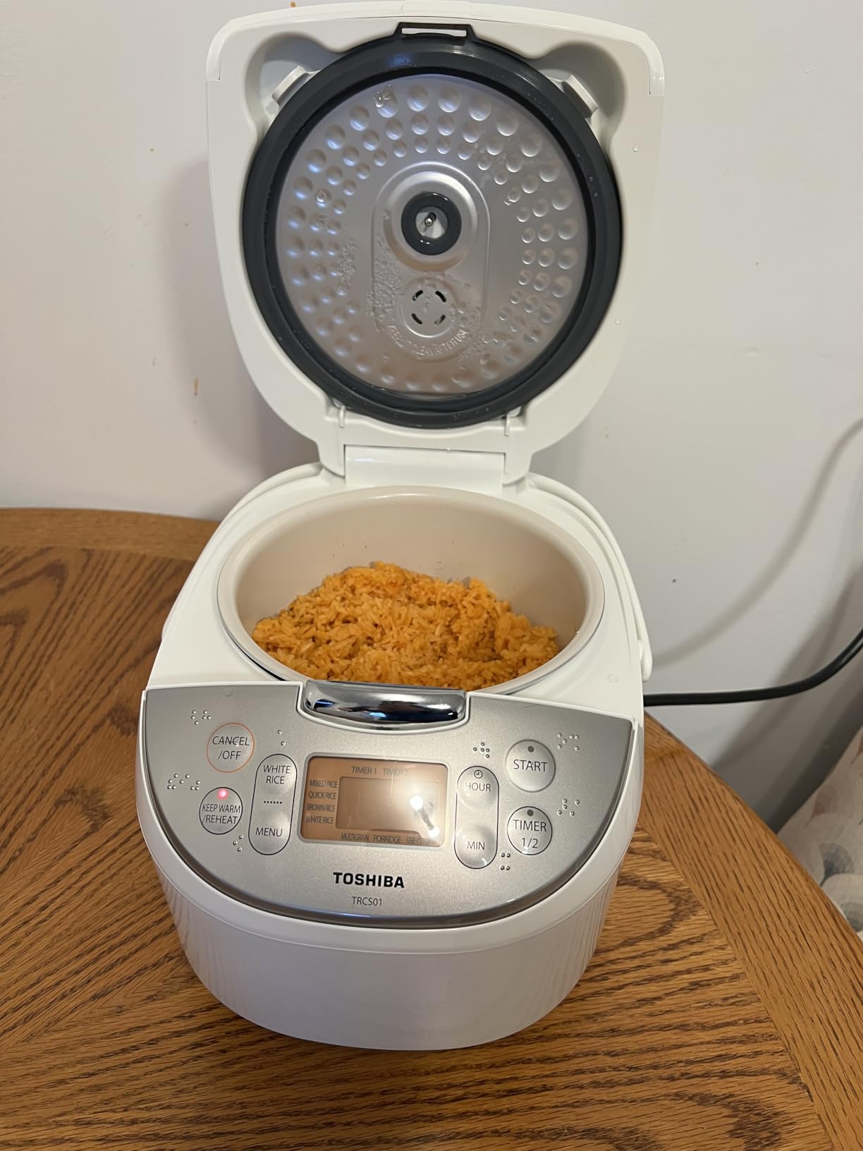 Toshiba Rice Cooker 6 Cup Uncooked - Japanese Rice Cooker with Fuzzy Logic Technology, 7 Cooking Functions, Digital Display, 2 Delay Timers and Auto Keep Warm, Non-Stick Inner Pot, White customer photo 2