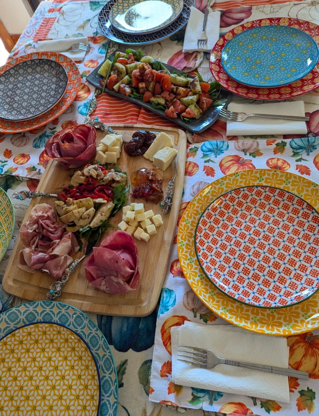 Annovero Dinner Plates - Mismatched Colorful Dinnerware Set of 6 - Fun Decorative Cute Boho Kitchen Dishes - Zero Lead & Cadmium - 10.5 Inch Diameter customer photo 1